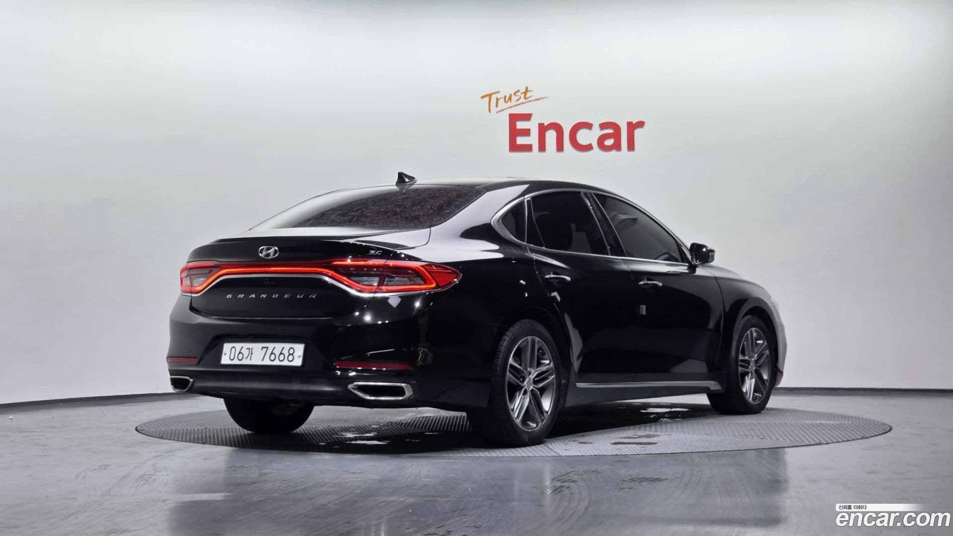 Main__Slider__Photo:Grandeur Hyundai 2017.0-1