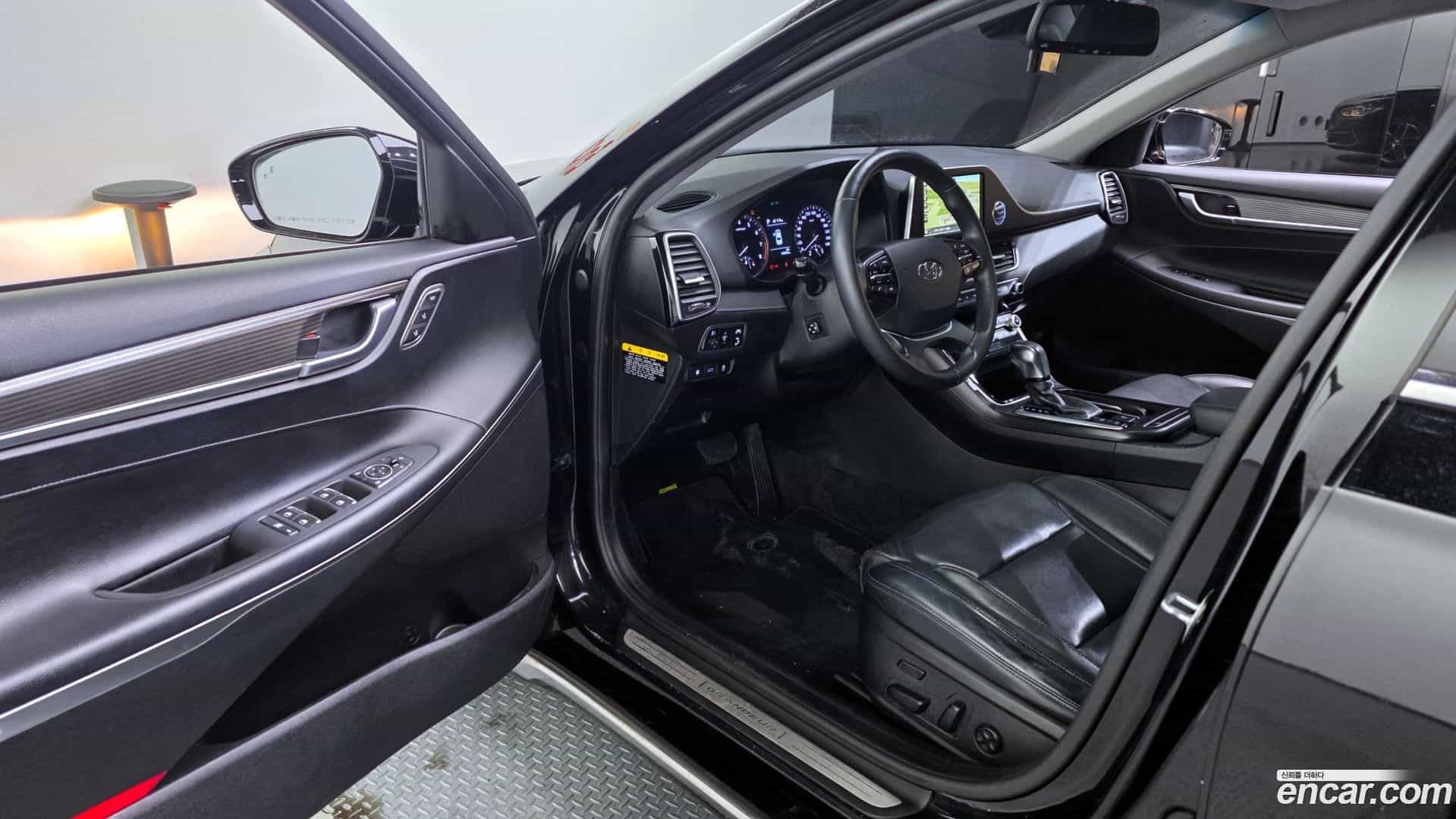 Grandeur Hyundai 2017.0-INNER-010