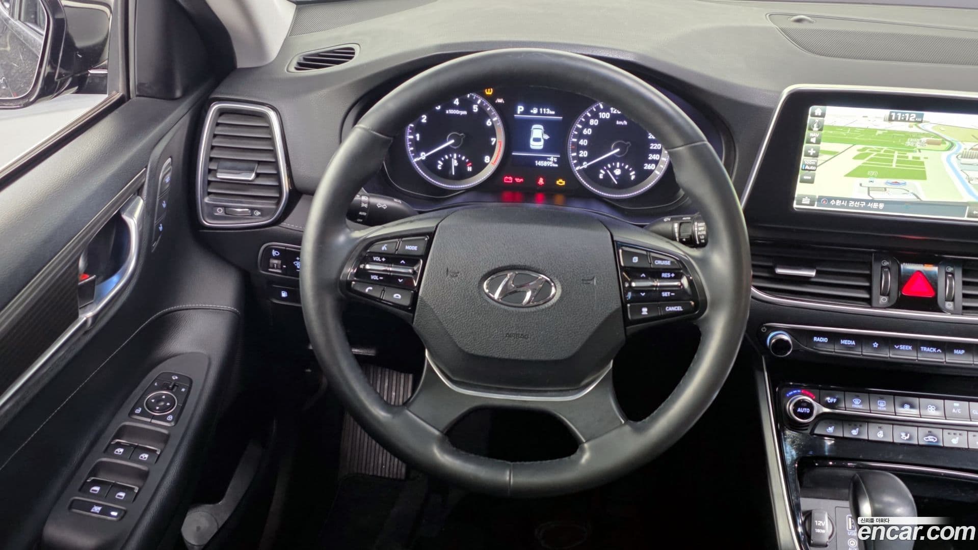 Main__Slider__Photo:Grandeur Hyundai 2017.0-12