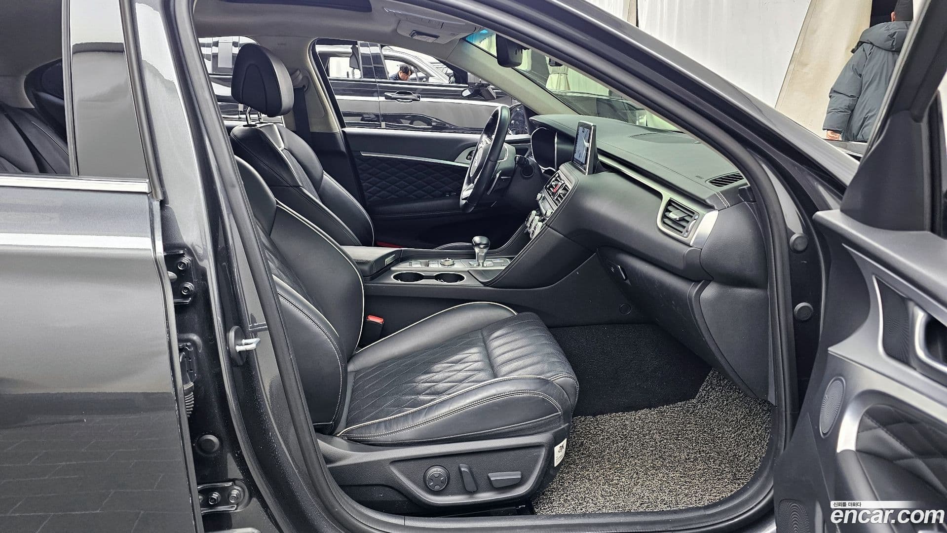 Main__Slider__Photo:G70 Genesis 2018.2-10