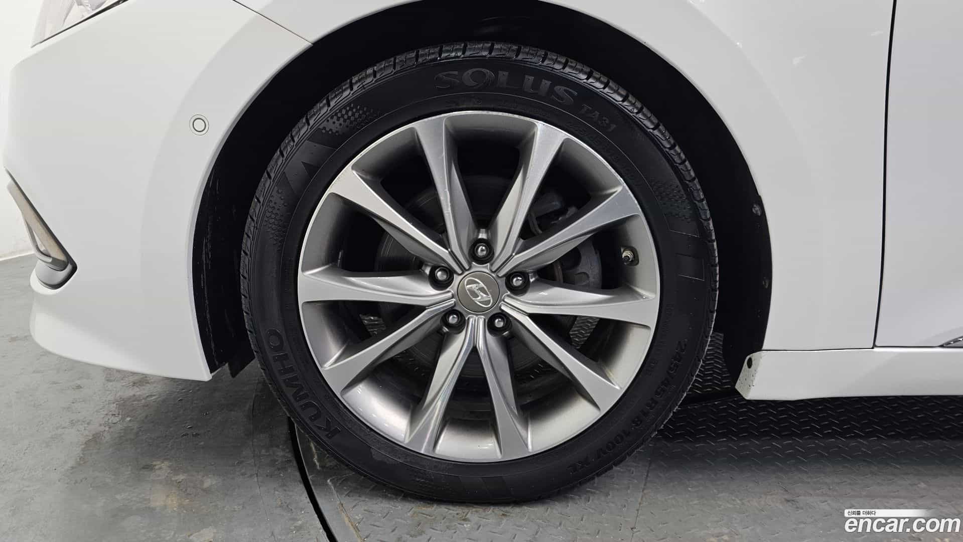 Grandeur Hyundai 2015.11-OUTER-005