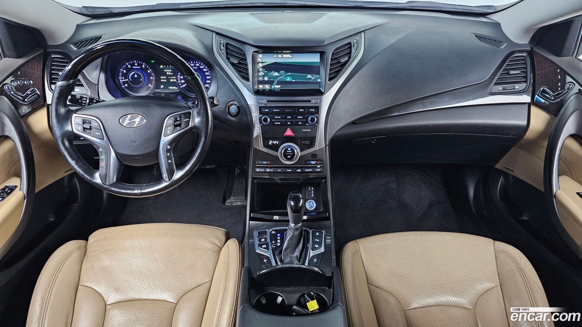 Main__Slider__Photo:Grandeur Hyundai 2015.11-6