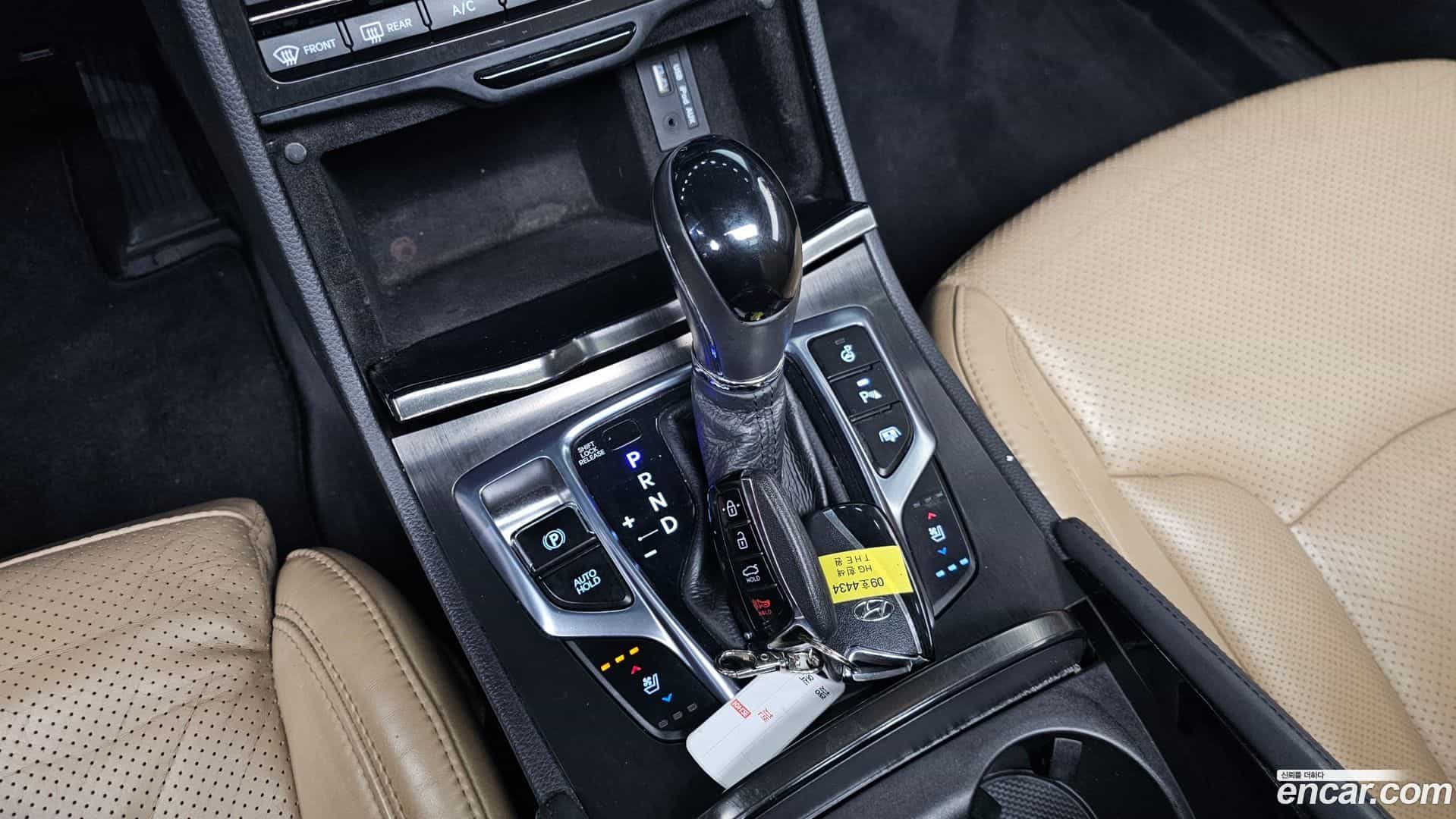 Grandeur Hyundai 2015.11-INNER-009