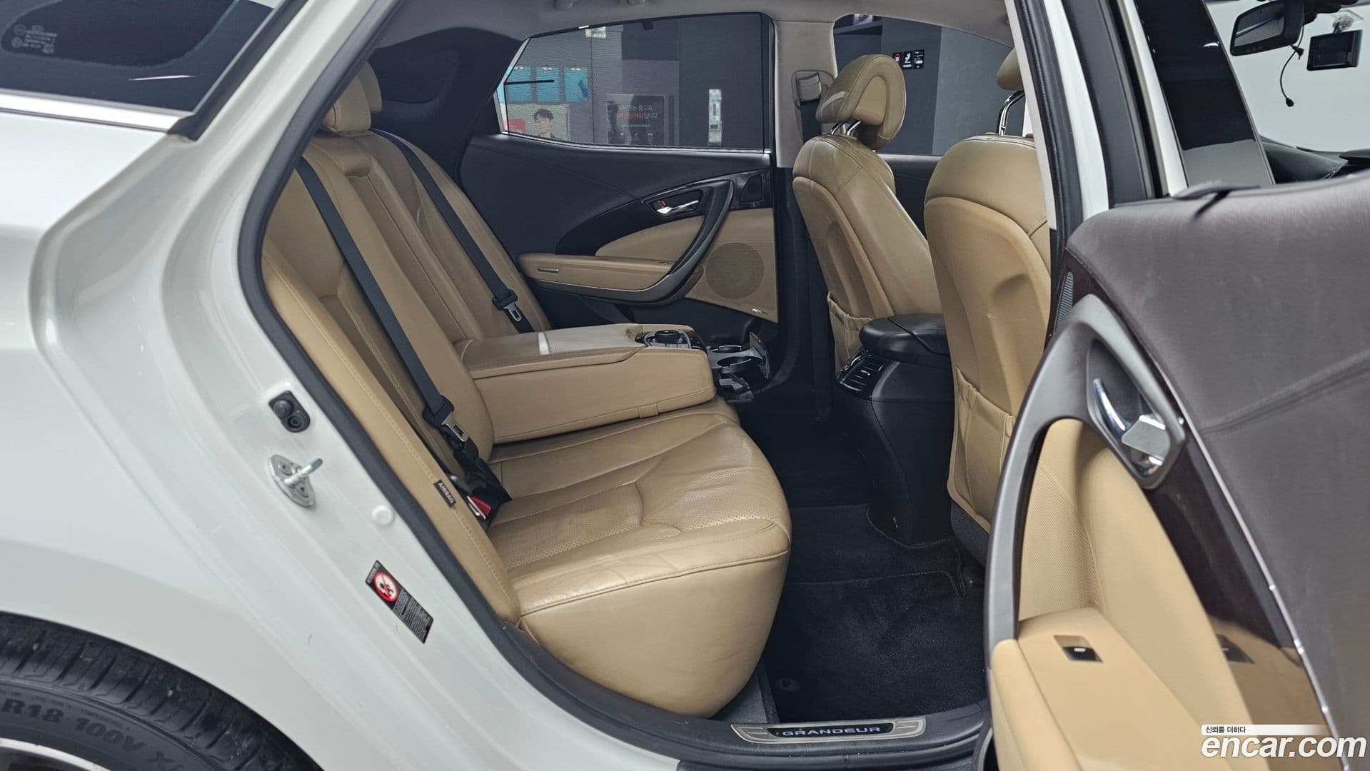 Main__Slider__Photo:Grandeur Hyundai 2015.11-11