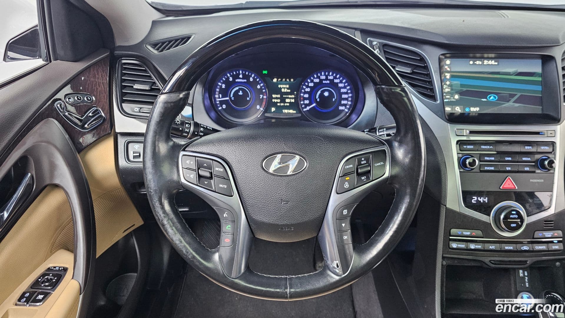 Main__Slider__Photo:Grandeur Hyundai 2015.11-12