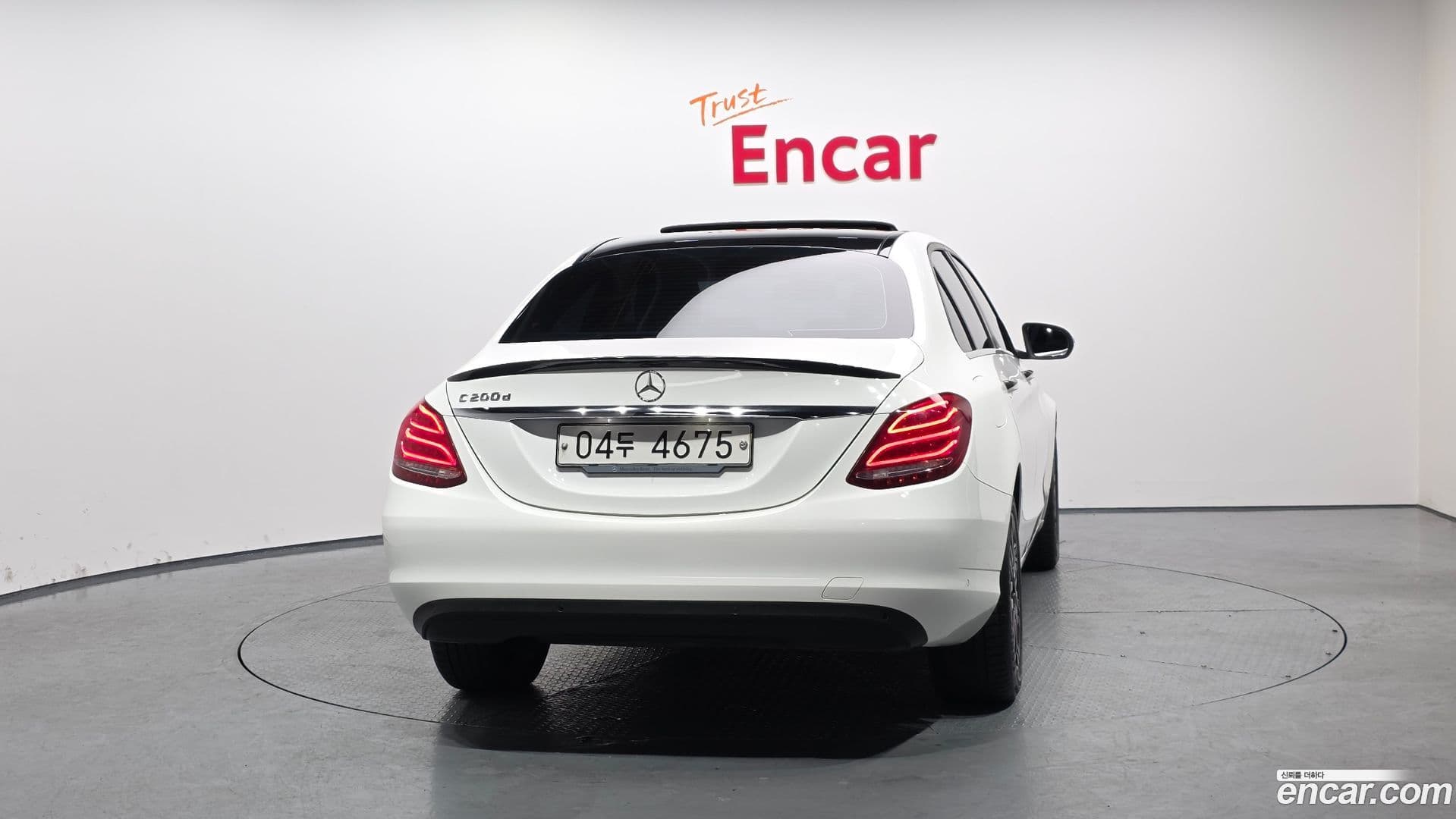 Main__Slider__Photo:C-Class Mercedes-Benz 2018.0-3