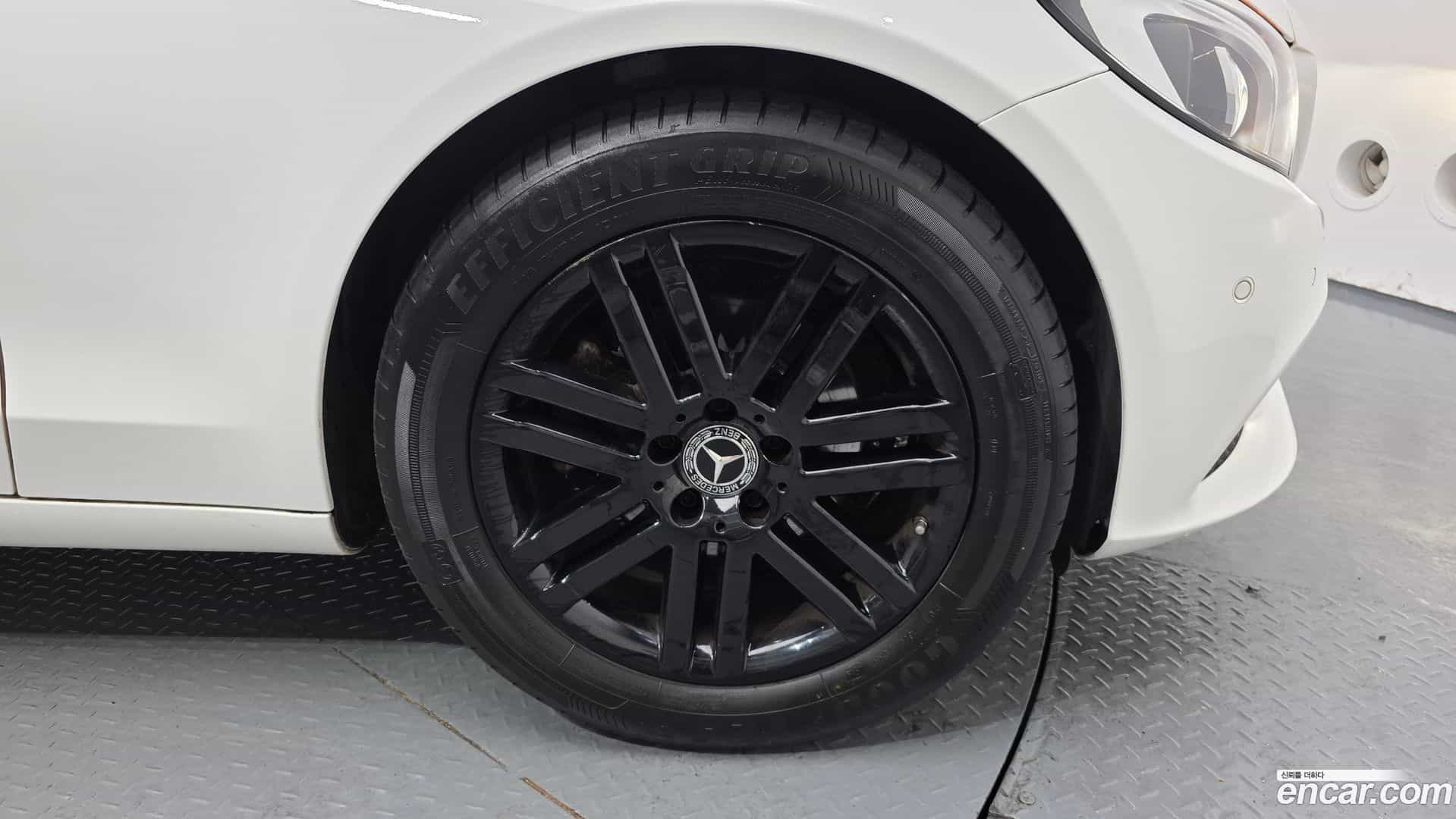 C-Class Mercedes-Benz 2018.0-OUTER-005