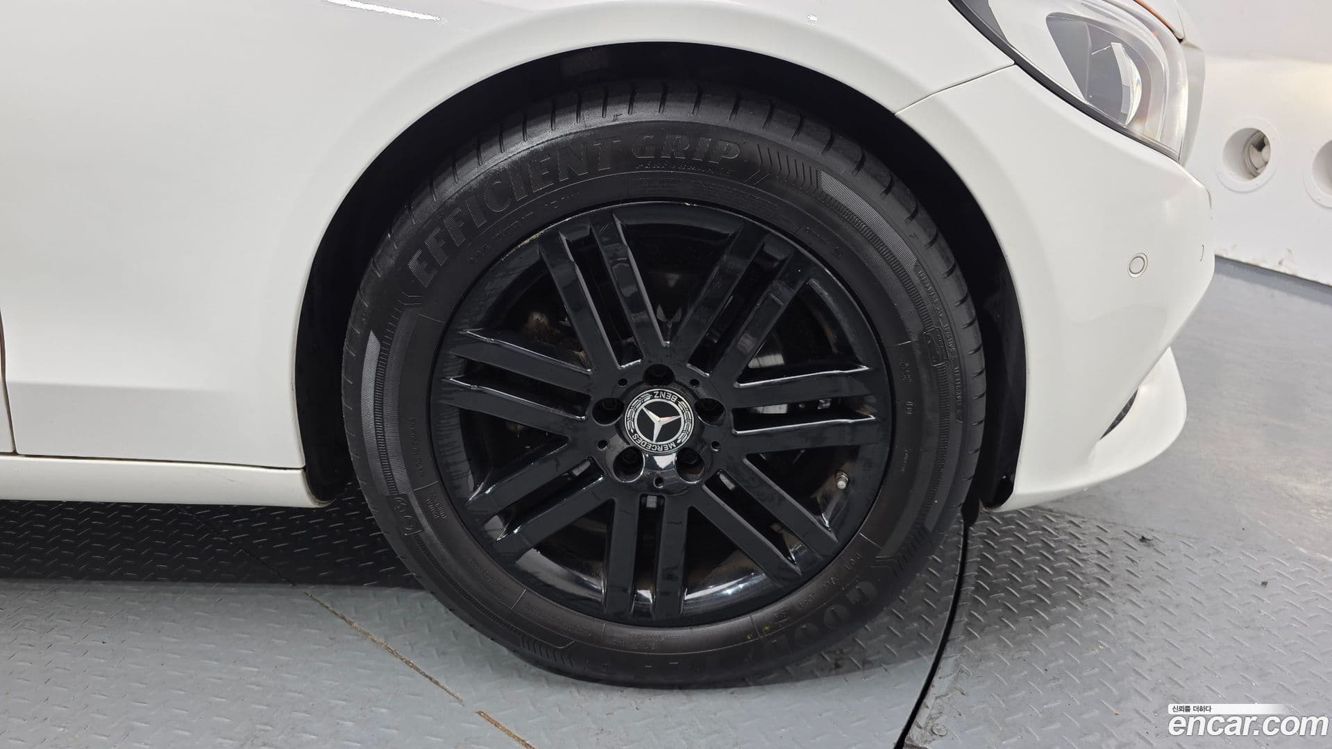 Main__Slider__Photo:C-Class Mercedes-Benz 2018.0-4