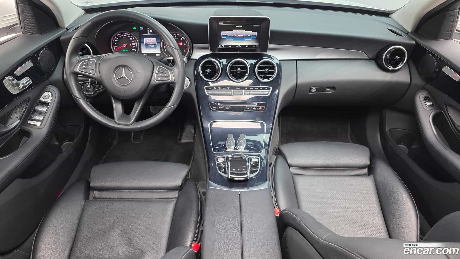 C-Class Mercedes-Benz 2018.0-INNER-007