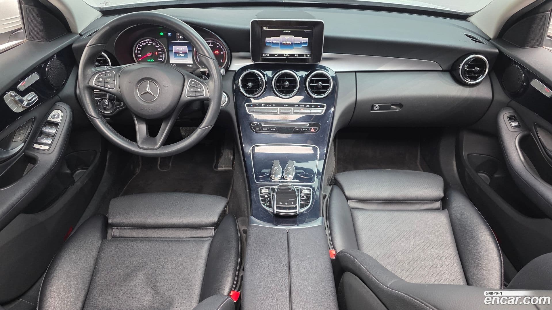 Main__Slider__Photo:C-Class Mercedes-Benz 2018.0-6