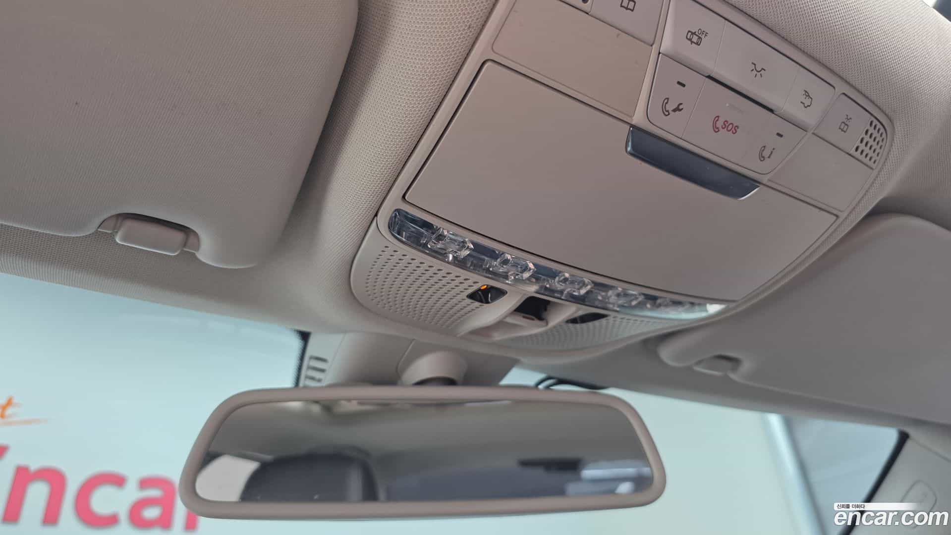 C-Class Mercedes-Benz 2018.0-OPTION-023