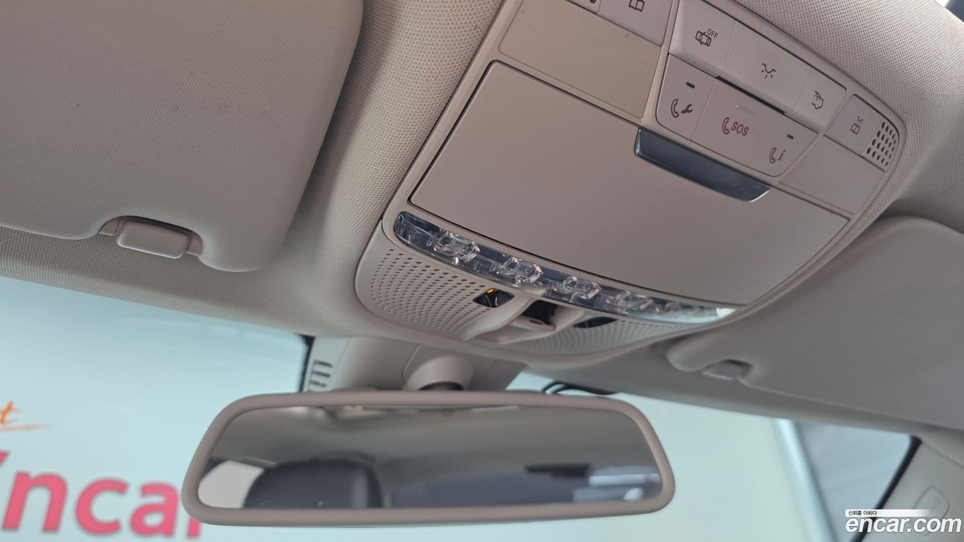 Main__Slider__Photo:C-Class Mercedes-Benz 2018.0-18