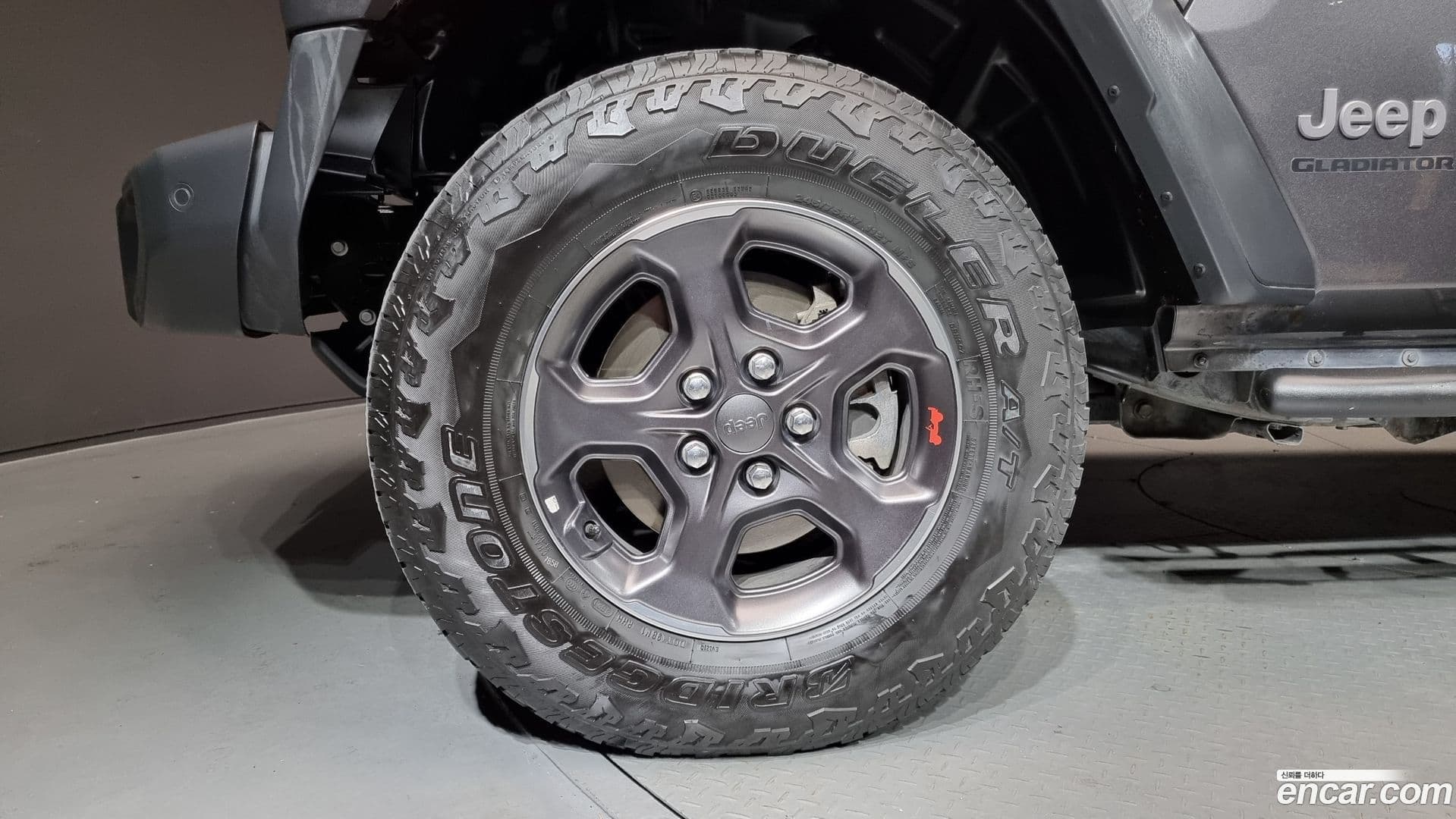 Main__Slider__Photo:Gladiator Jeep 2021.2-4