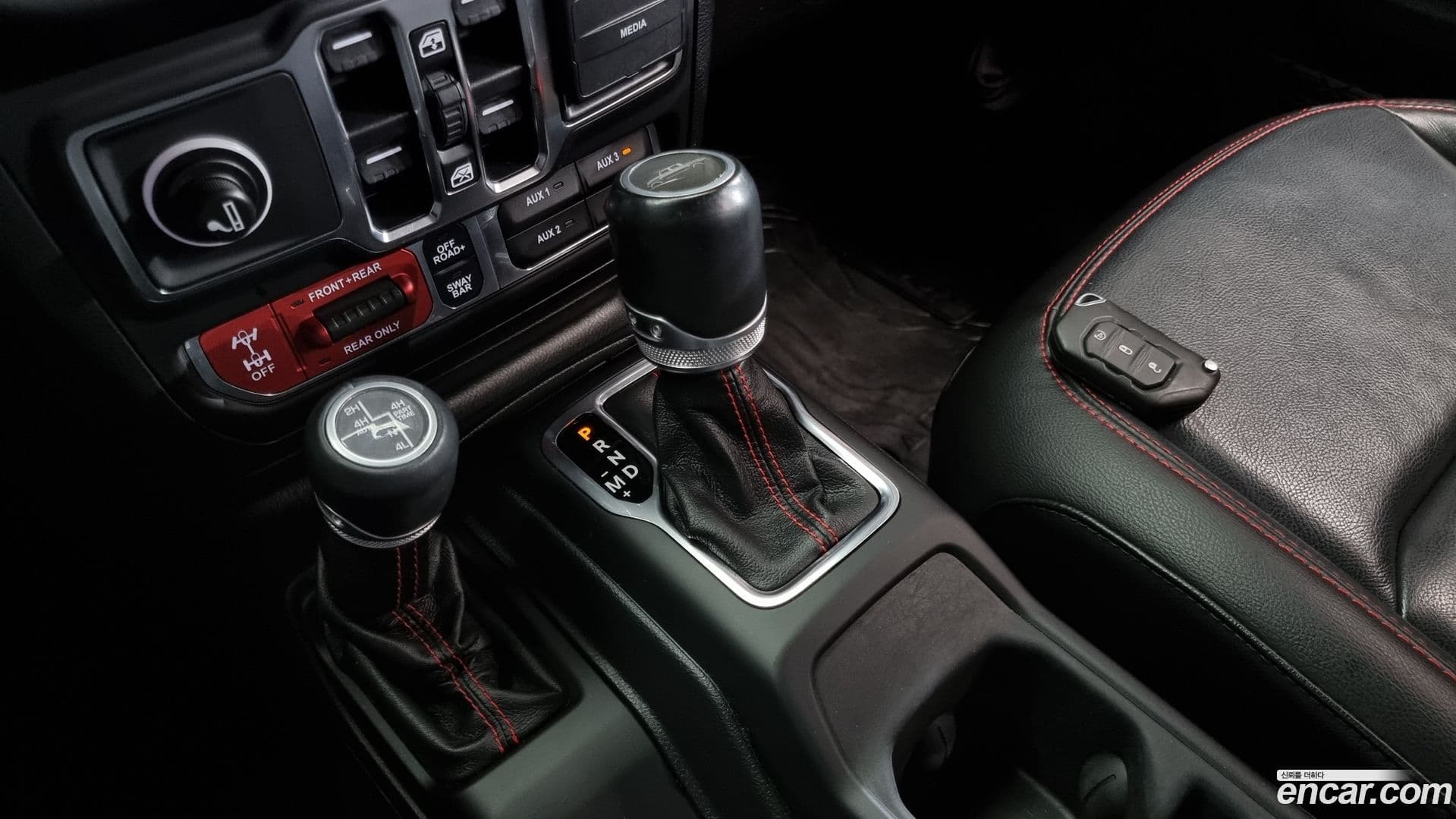 Main__Slider__Photo:Gladiator Jeep 2021.2-8