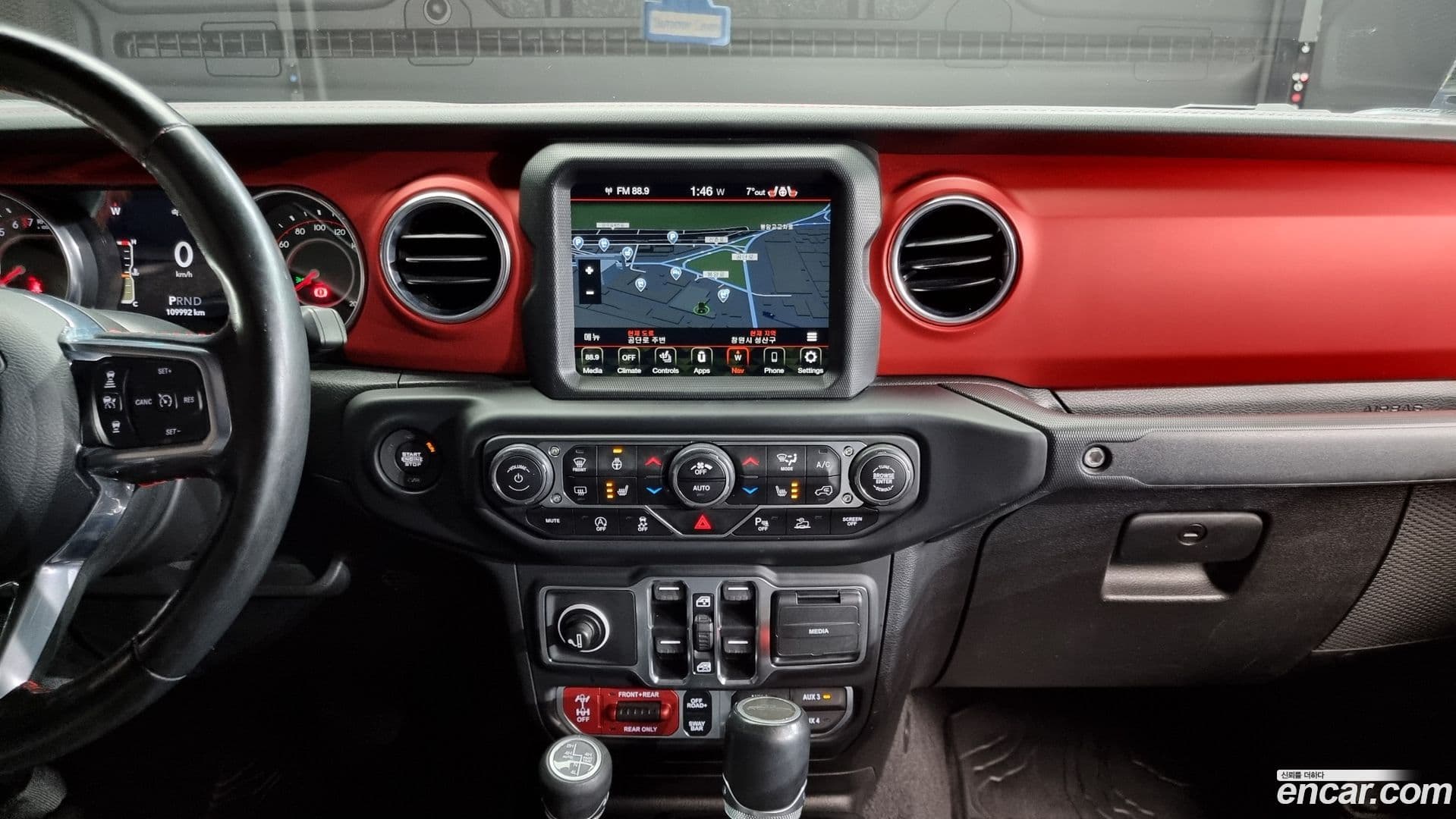 Main__Slider__Photo:Gladiator Jeep 2021.2-13