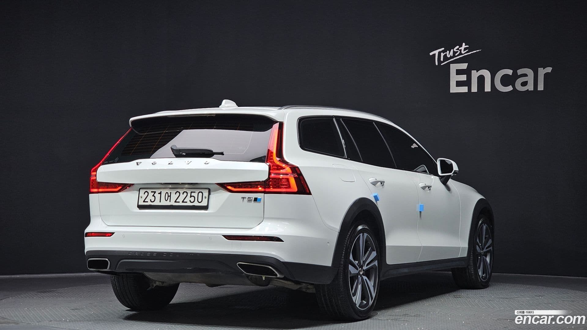 Main__Slider__Photo:V60 Volvo 2020.2-1