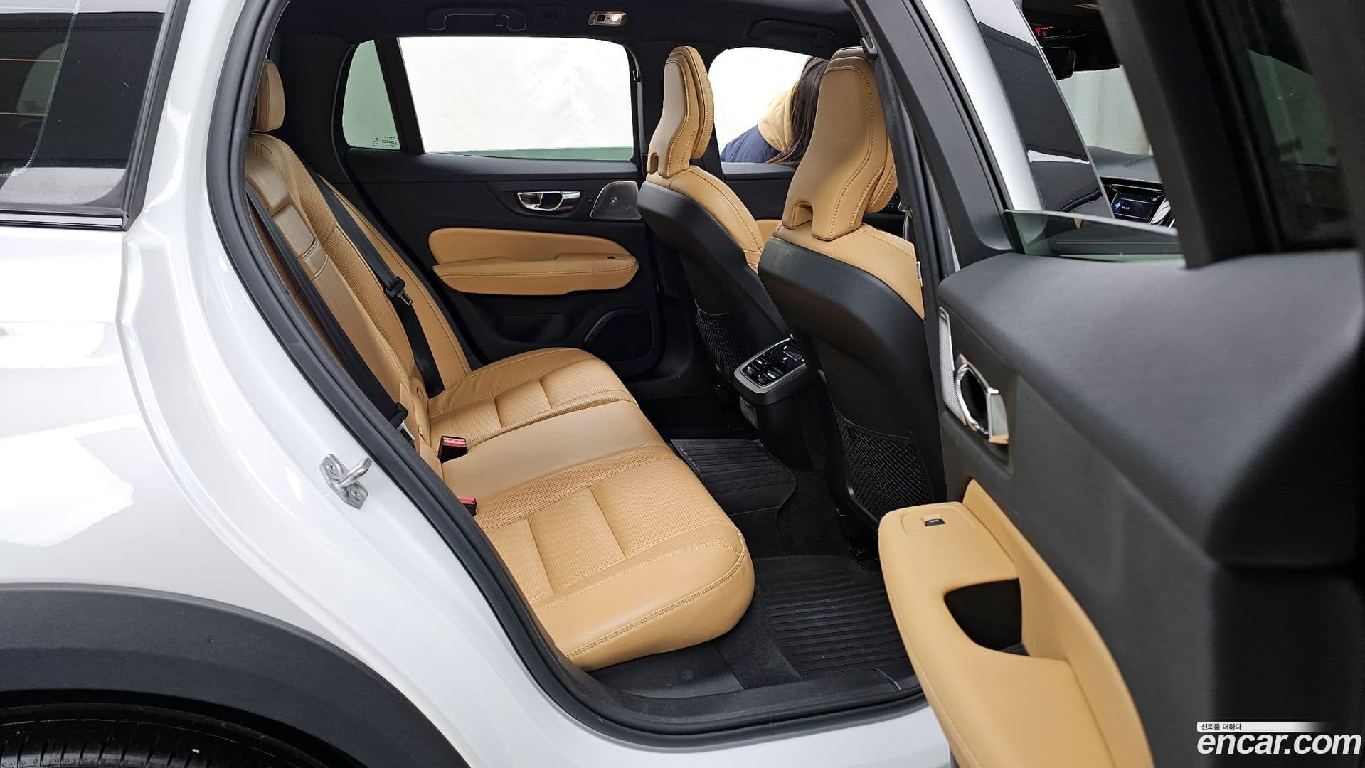 Main__Slider__Photo:V60 Volvo 2020.2-11