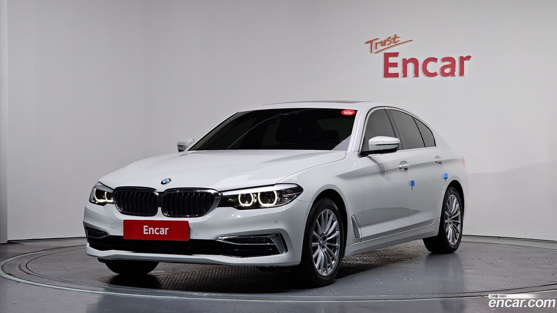 Main__Slider__Photo:5-Series BMW 2019.10-0