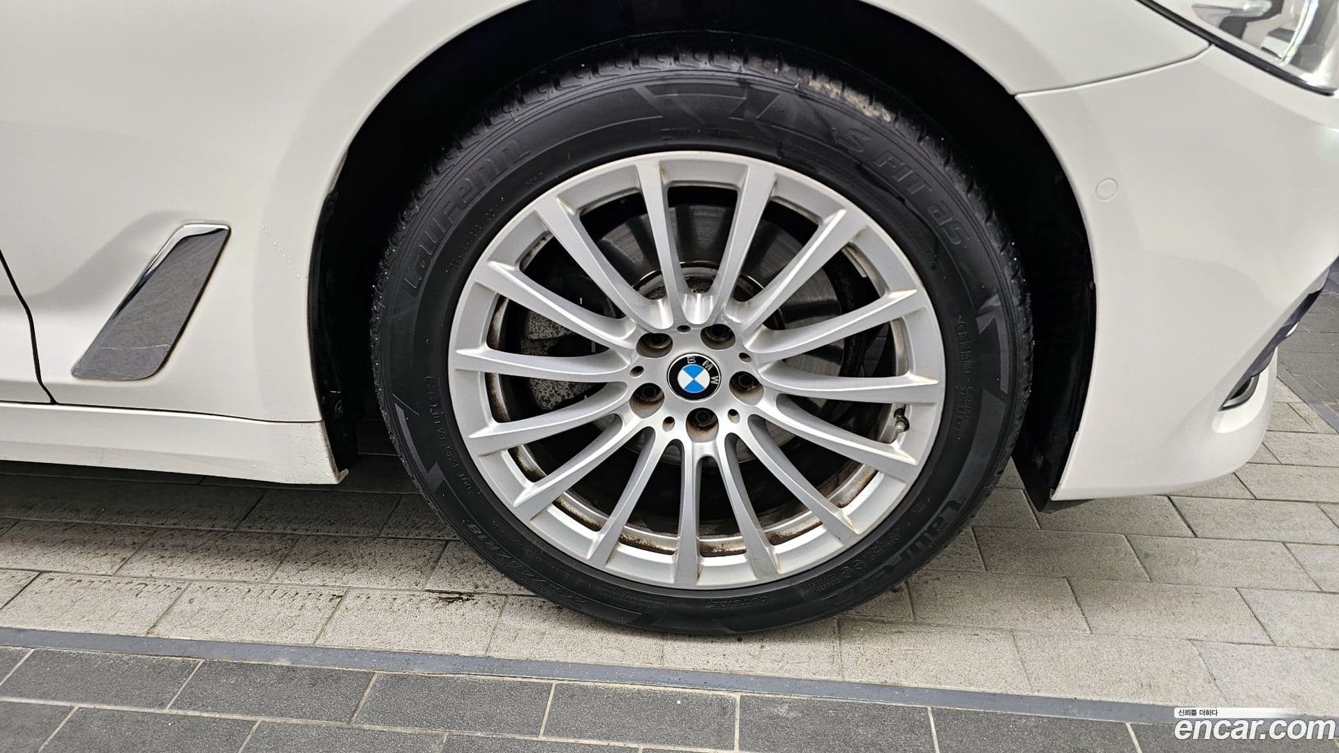 Main__Slider__Photo:5-Series BMW 2019.10-4