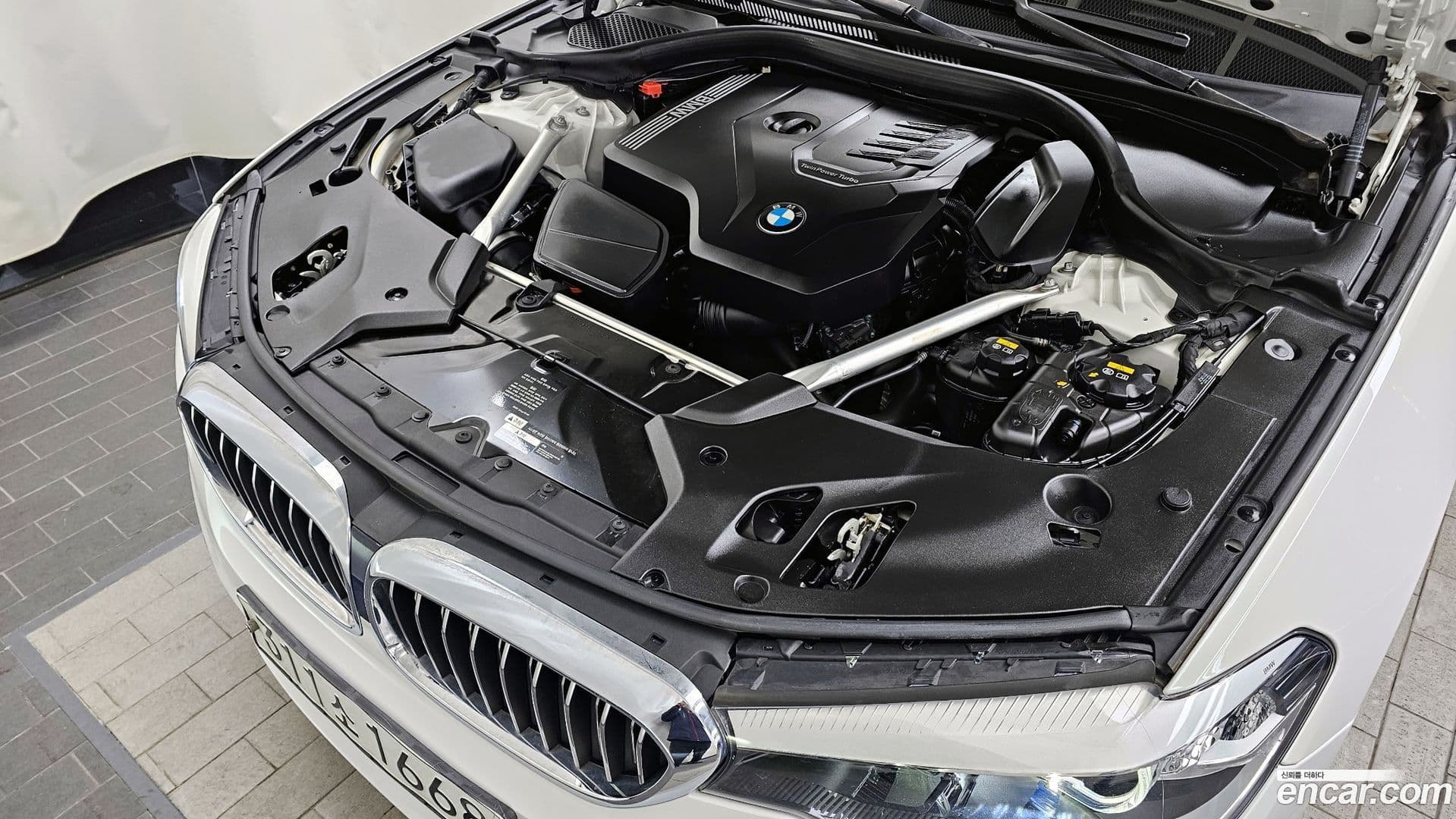 Main__Slider__Photo:5-Series BMW 2019.10-5