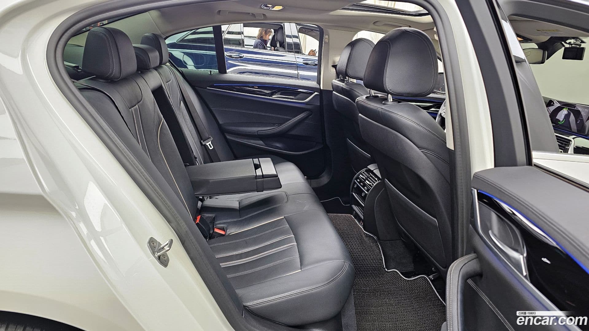 Main__Slider__Photo:5-Series BMW 2019.10-11