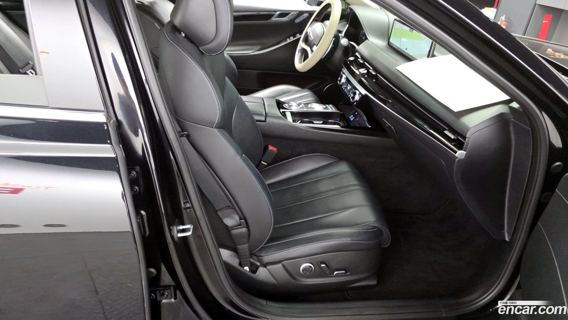 Main__Slider__Photo:G80 Genesis 2021.7-11