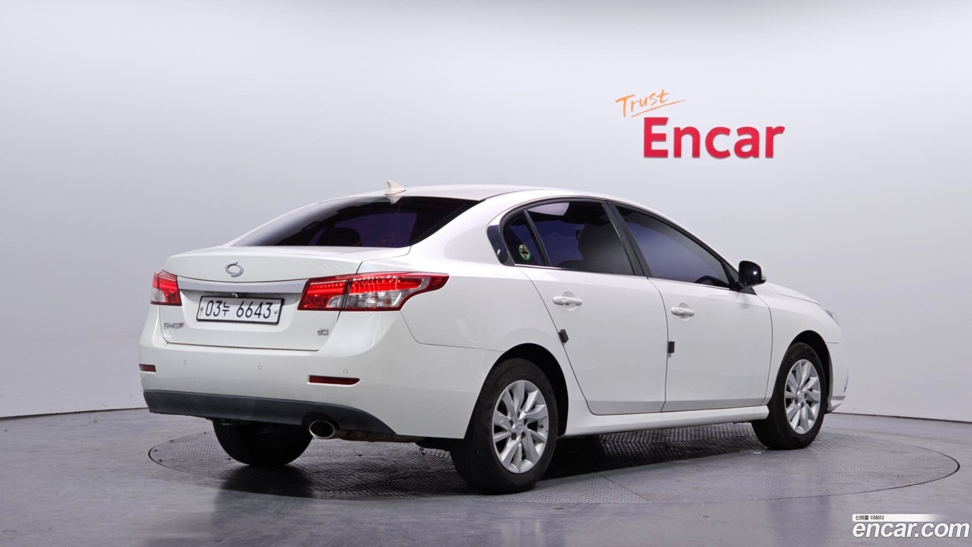 Main__Slider__Photo:SM5 Renault-KoreaSamsung 2015.9-1