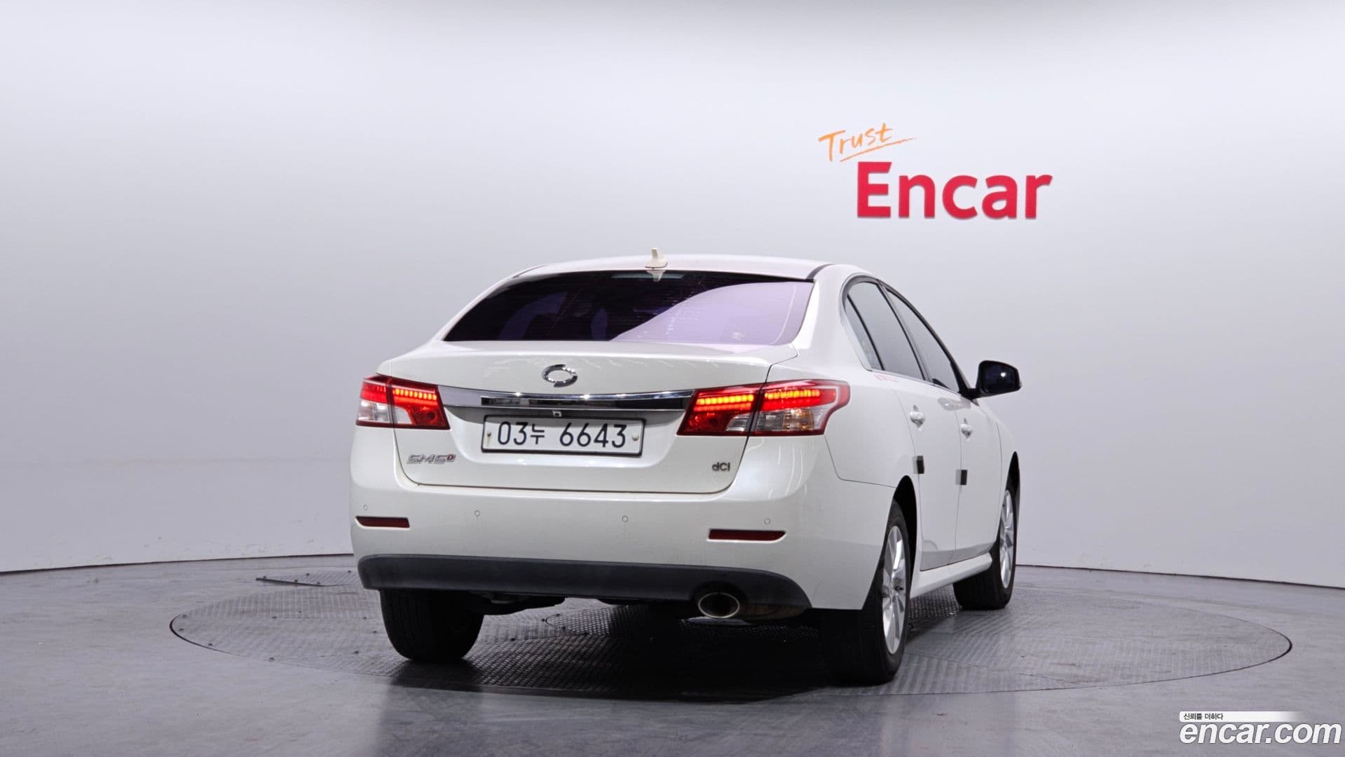 Main__Slider__Photo:SM5 Renault-KoreaSamsung 2015.9-3