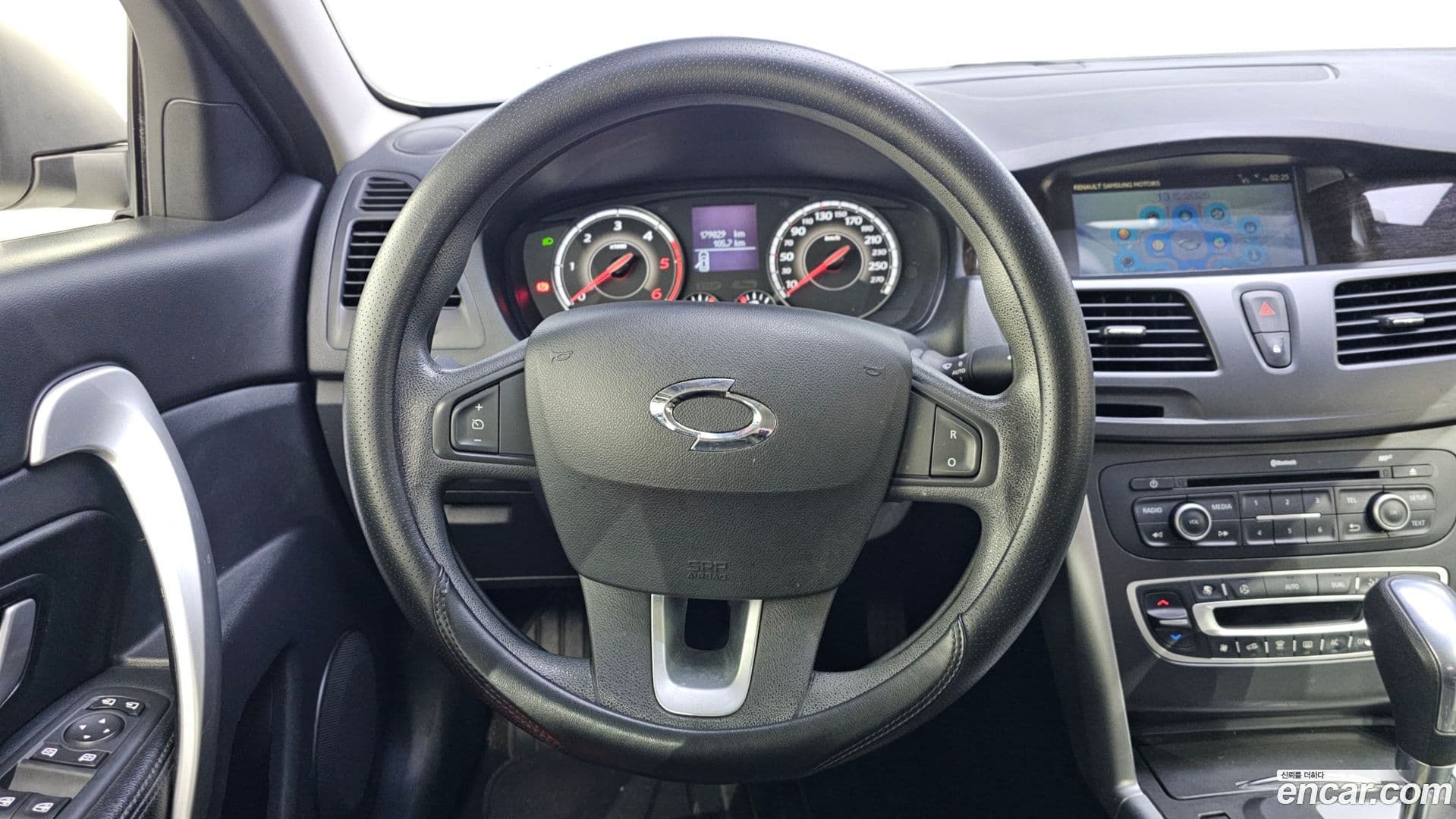 Main__Slider__Photo:SM5 Renault-KoreaSamsung 2015.9-13