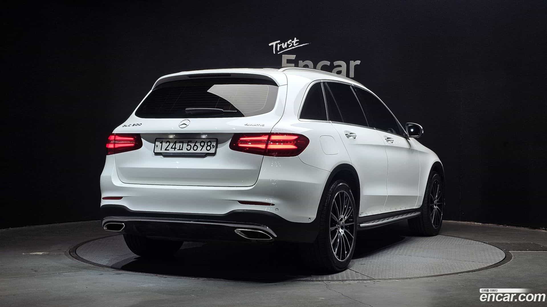 GLC-Class Mercedes-Benz 2019.9-OUTER-002