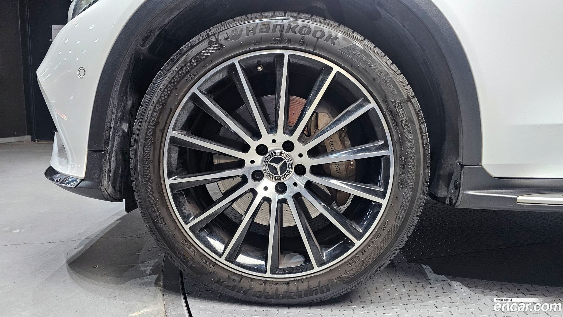 Main__Slider__Photo:GLC-Class Mercedes-Benz 2019.9-4