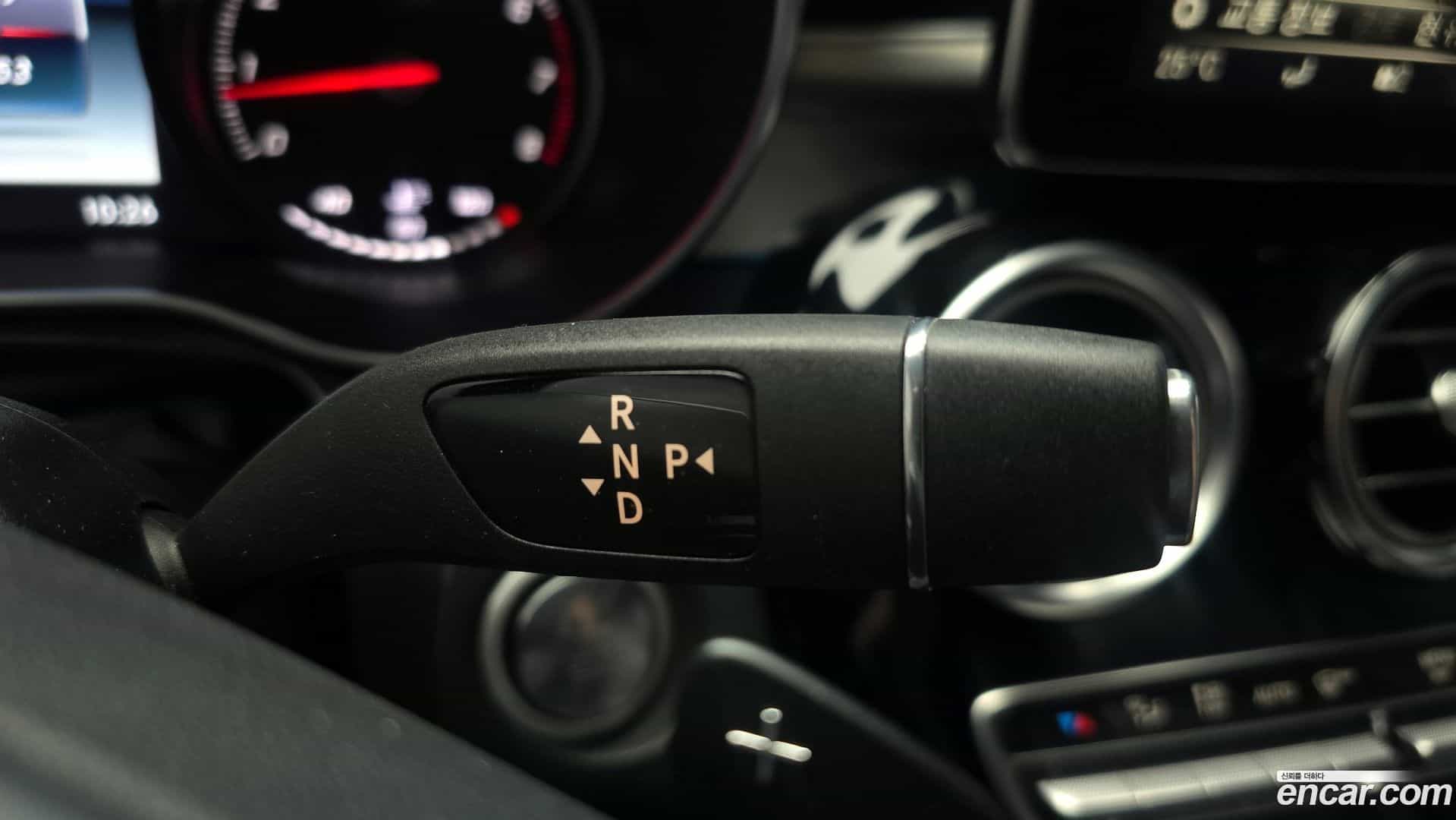 GLC-Class Mercedes-Benz 2019.9-INNER-009