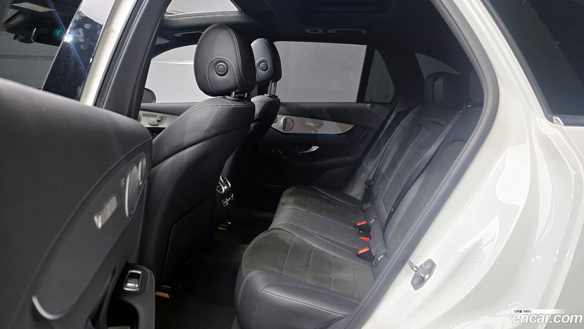 Main__Slider__Photo:GLC-Class Mercedes-Benz 2019.9-11