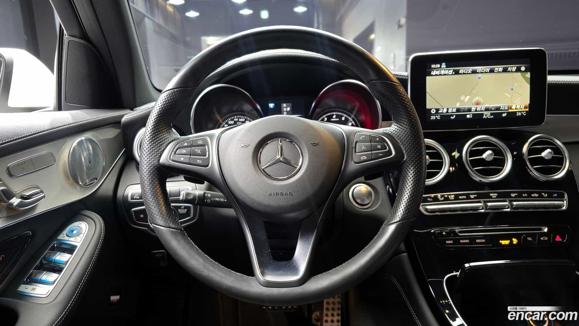 GLC-Class Mercedes-Benz 2019.9-OPTION-017