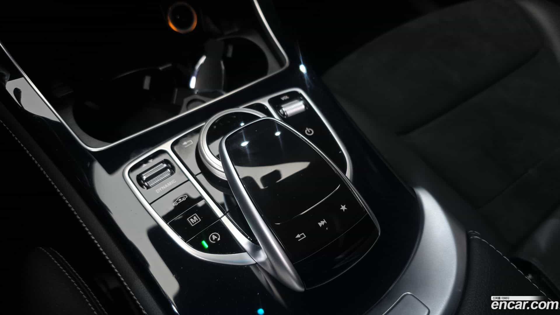 GLC-Class Mercedes-Benz 2019.9-OPTION-020