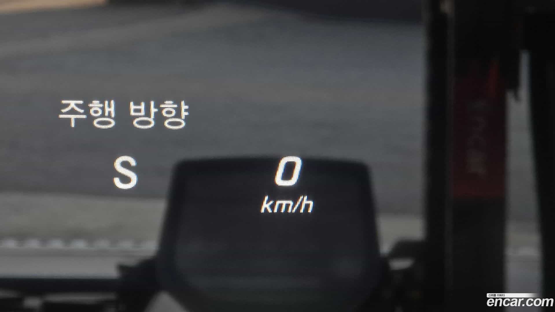 GLC-Class Mercedes-Benz 2019.9-OPTION-023