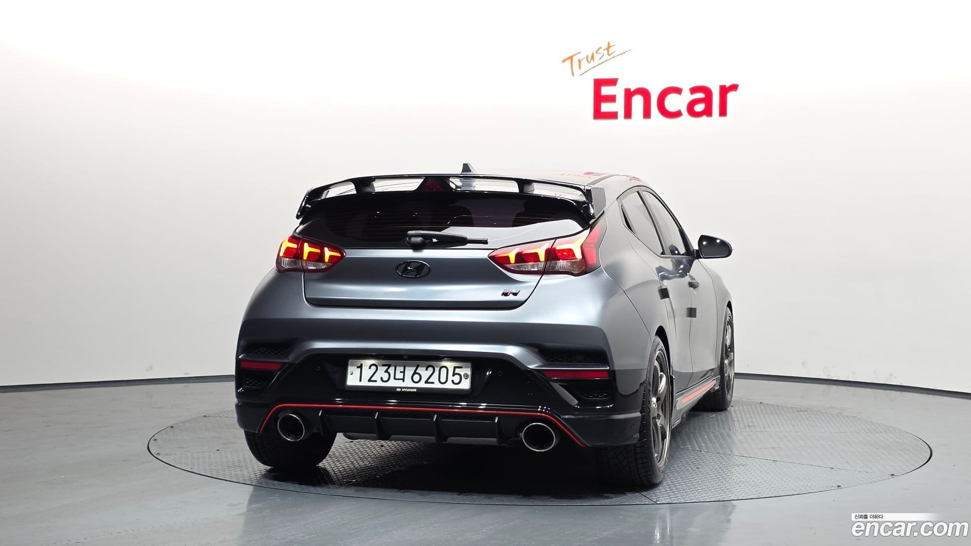 Main__Slider__Photo:Veloster Hyundai 2019.8-3