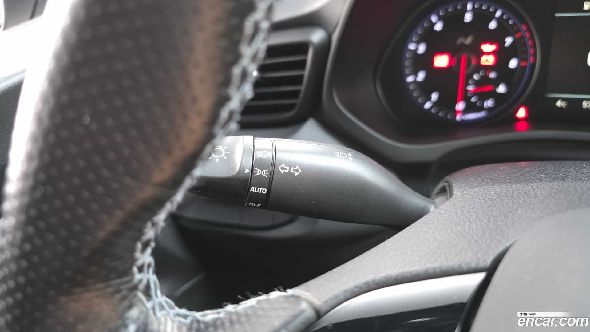 Veloster Hyundai 2019.8-OPTION-017