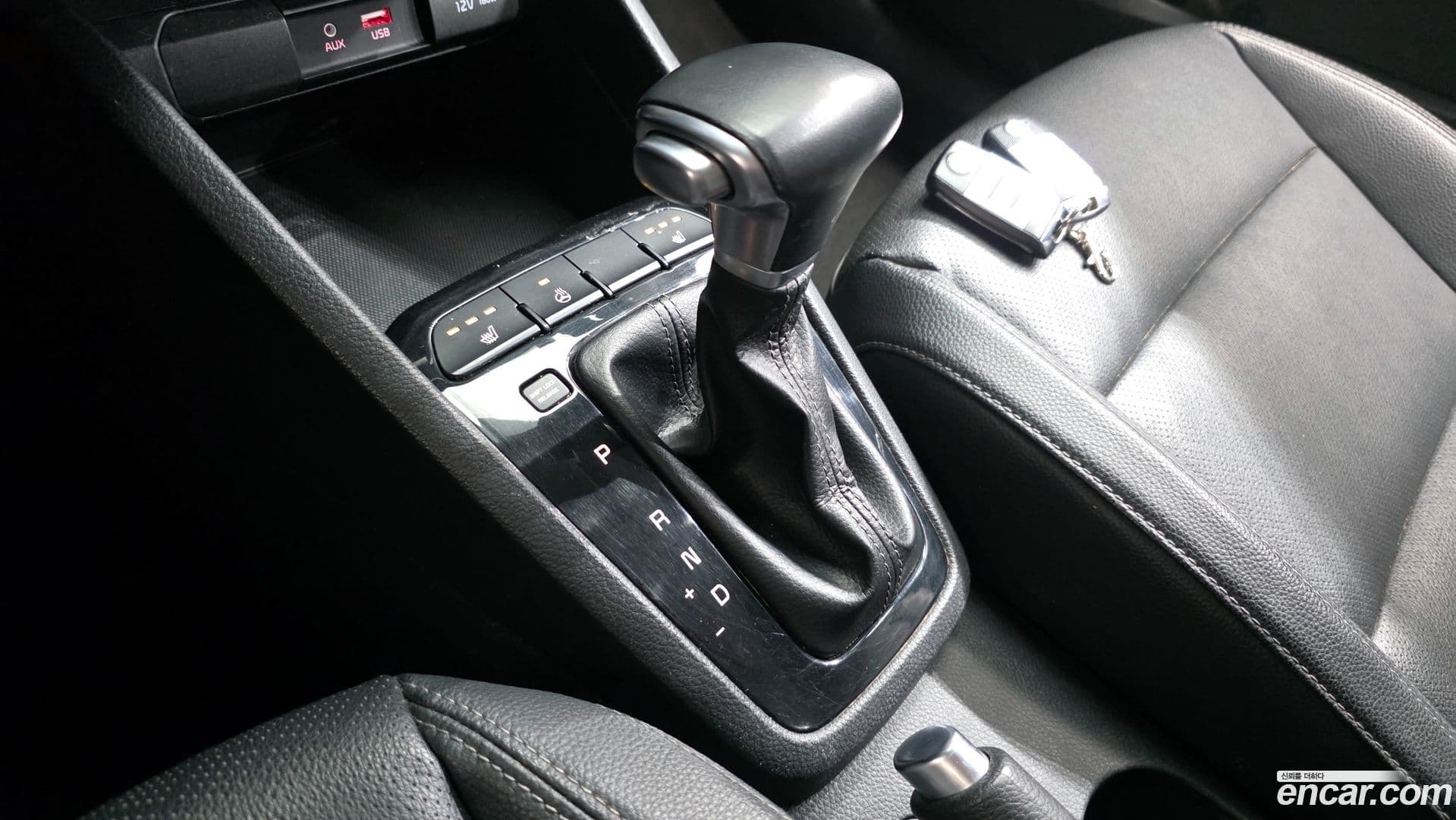 Main__Slider__Photo:Stonic Kia 2018.3-8