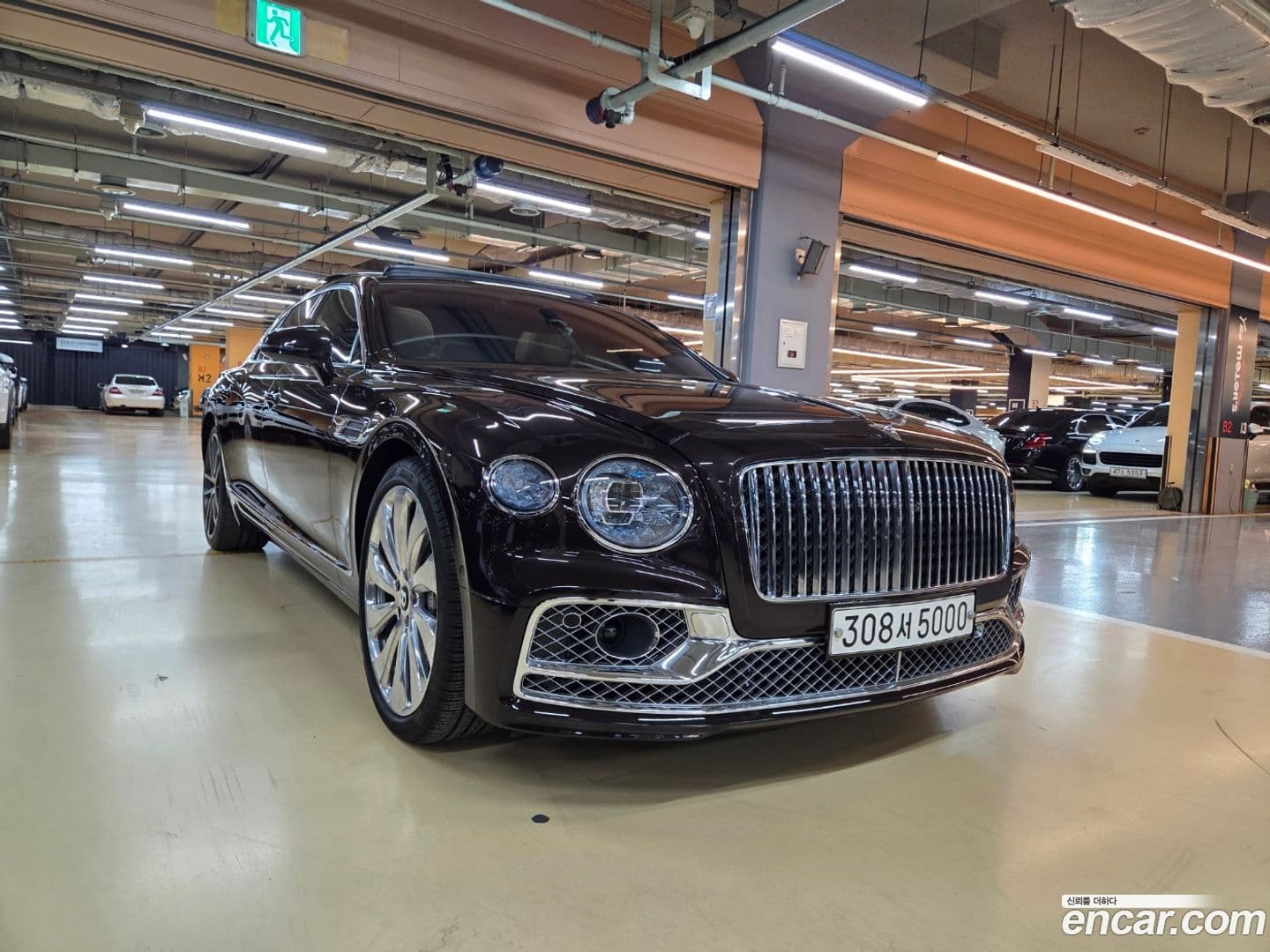 Main__Slider__Photo:Flying Spur Bentley 2021.3-1
