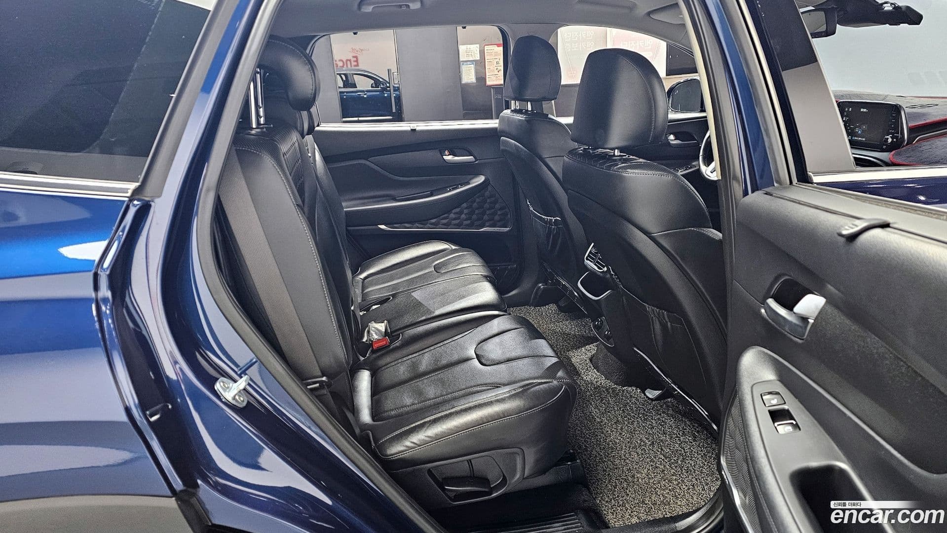 Main__Slider__Photo:Santafe Hyundai 2018.8-11