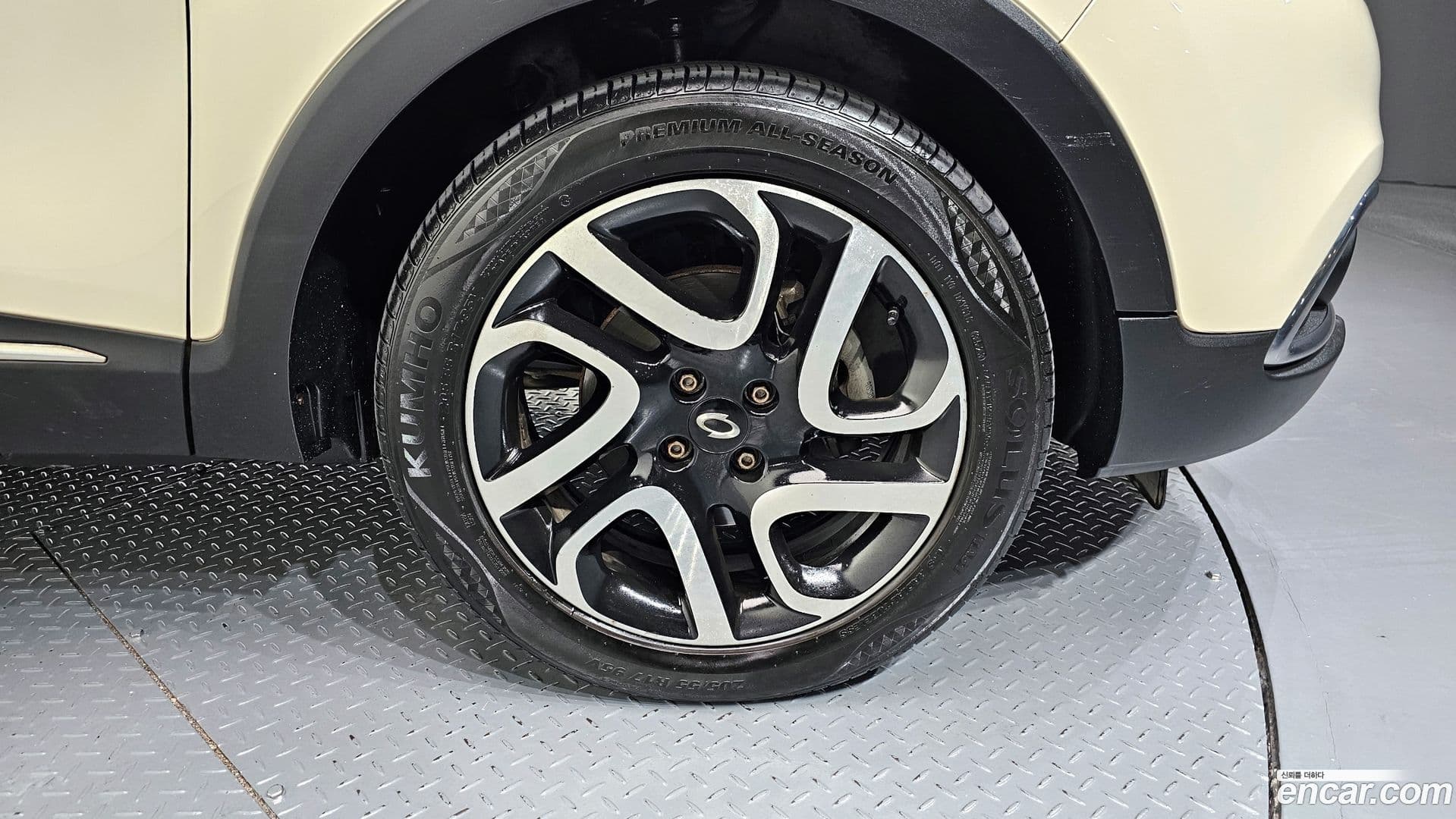 Main__Slider__Photo:QM3 Renault-KoreaSamsung 2014.9-4