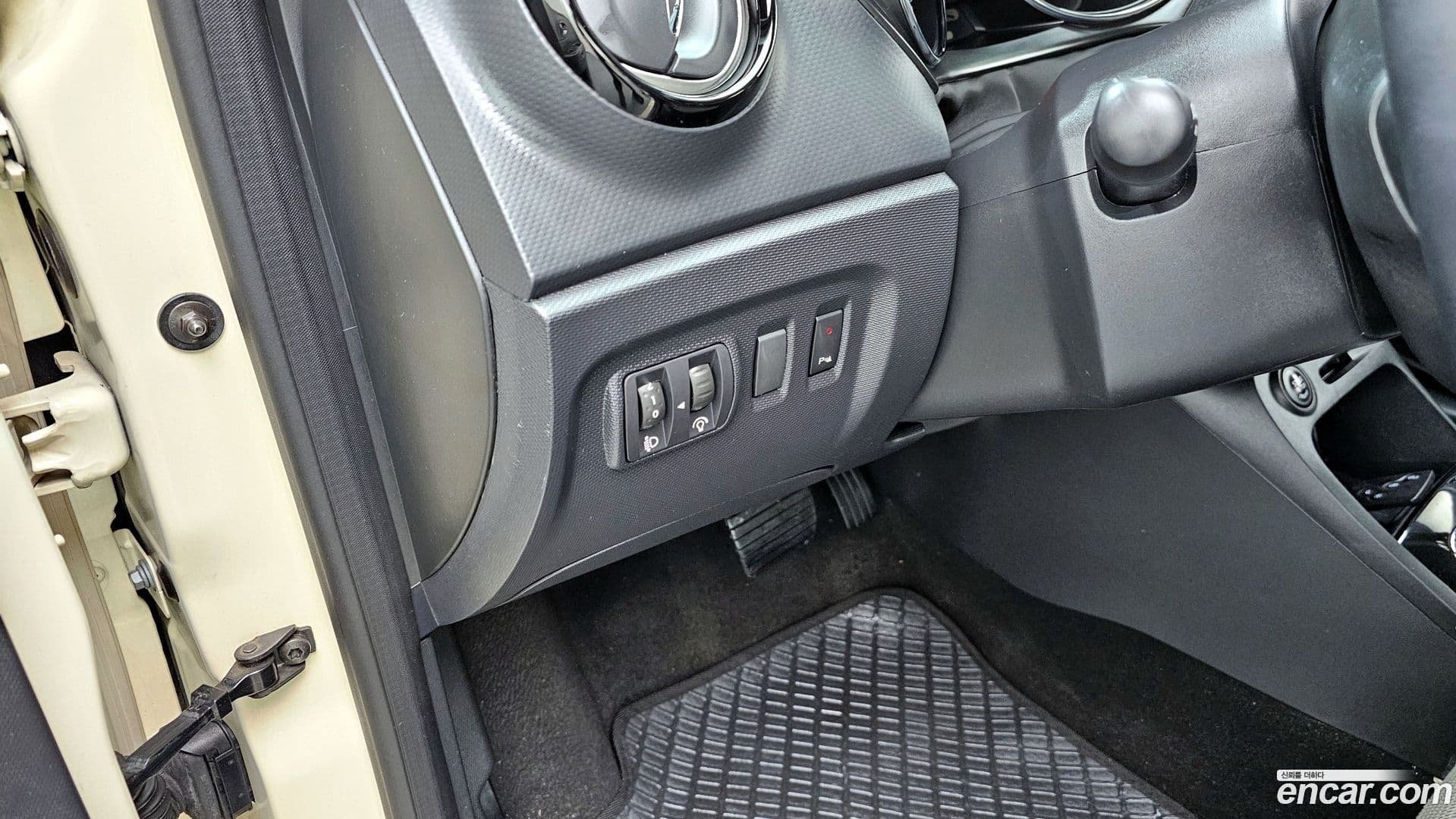 Main__Slider__Photo:QM3 Renault-KoreaSamsung 2014.9-16