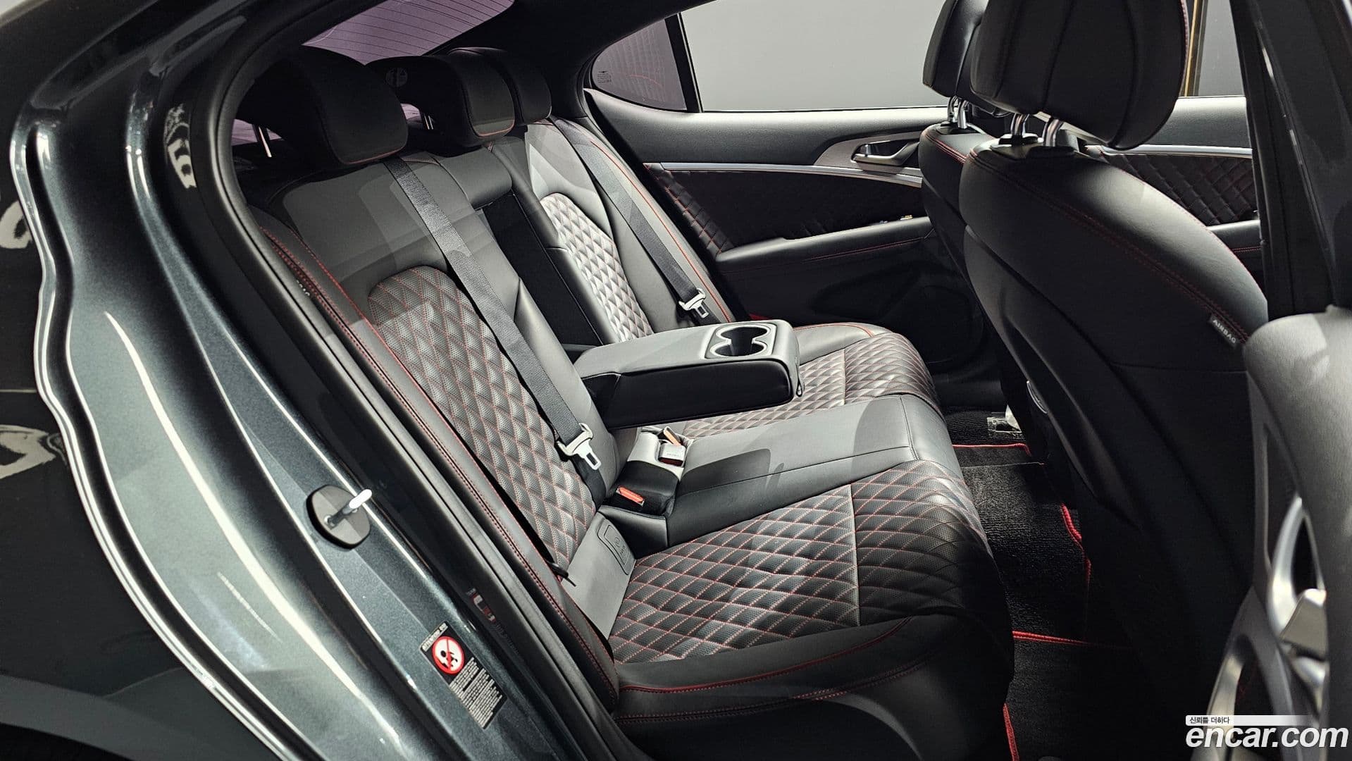 Main__Slider__Photo:G70 Genesis 2018.1-11