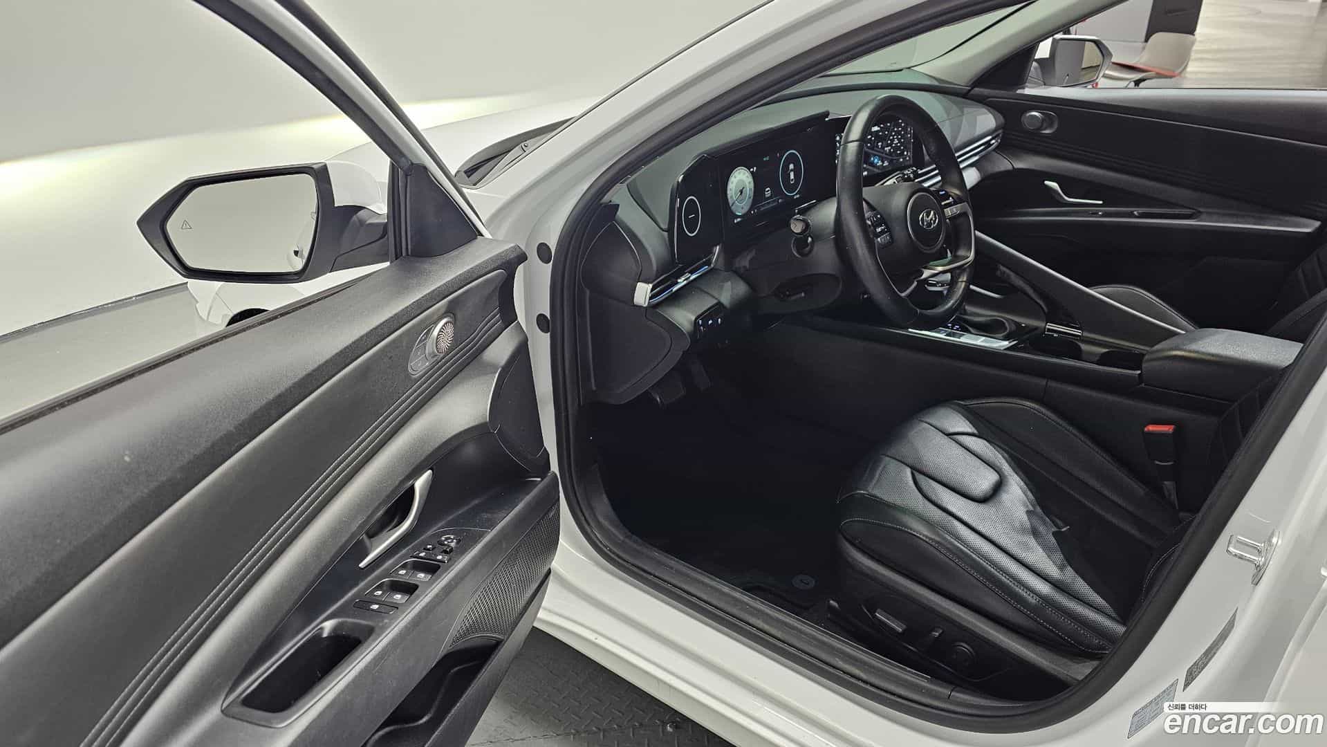 AVANTE Hyundai 2022.3-OPTION-015