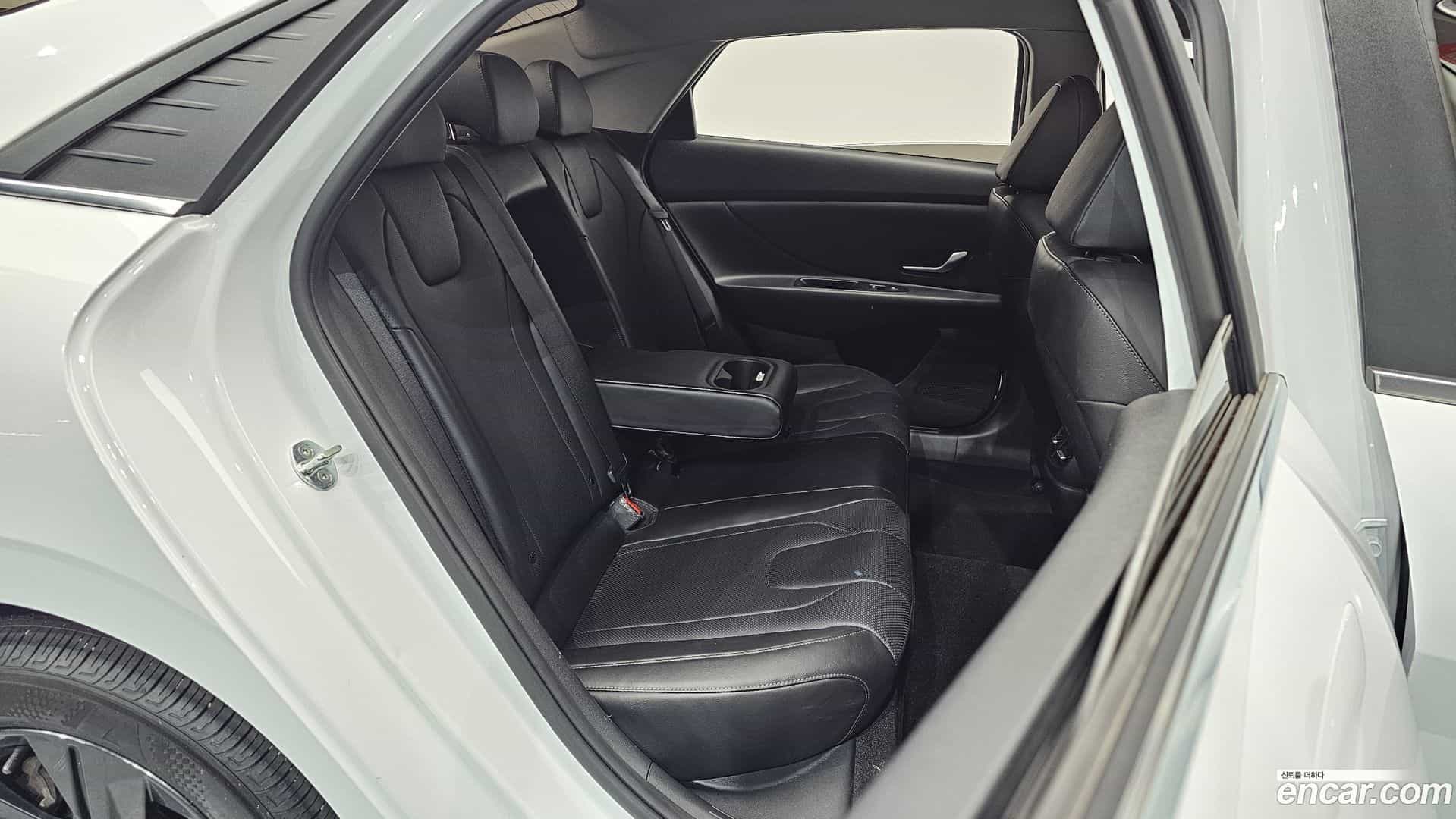 AVANTE Hyundai 2022.3-OPTION-016