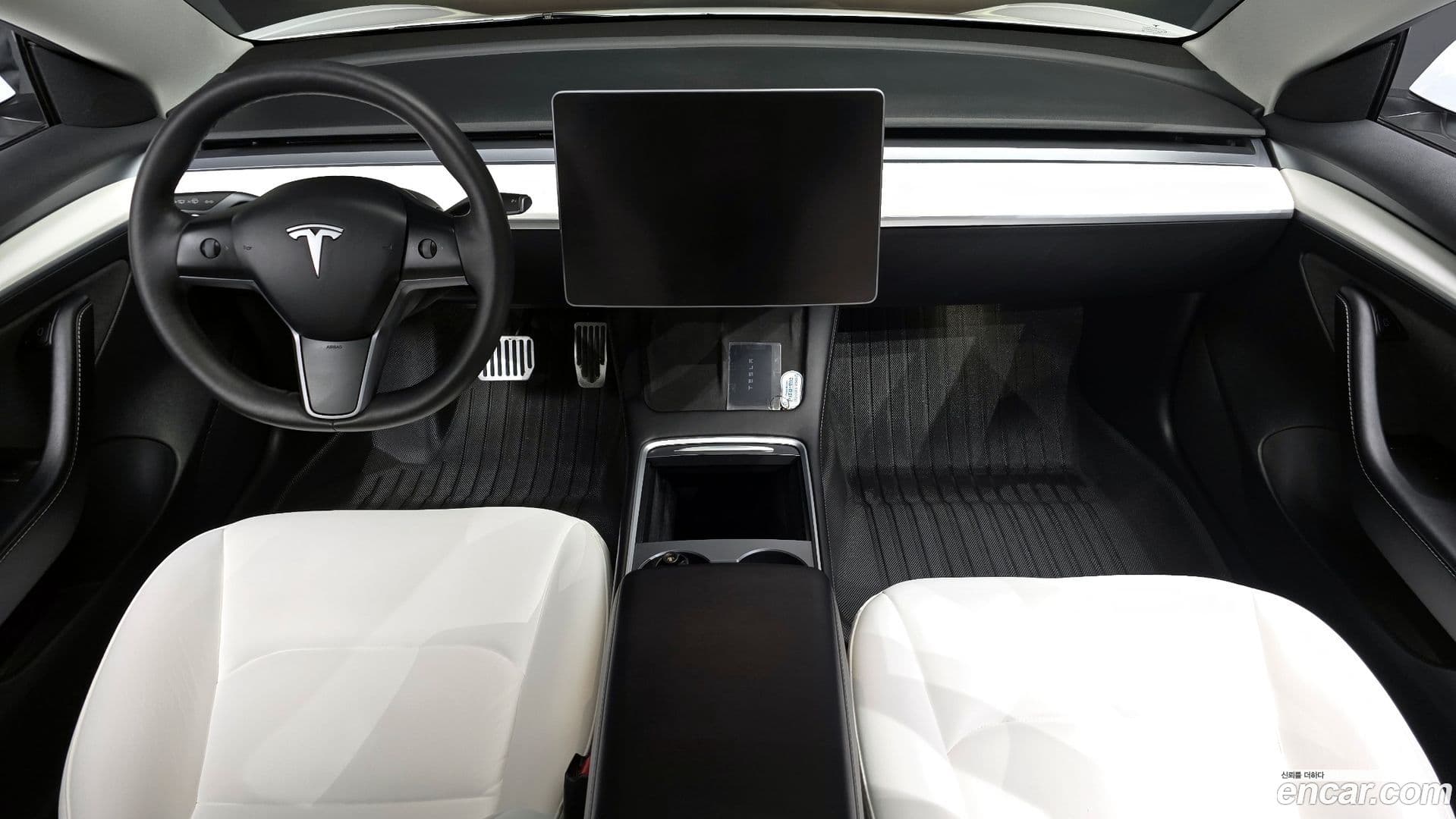 Main__Slider__Photo:Model 3 Tesla 2022.7-6