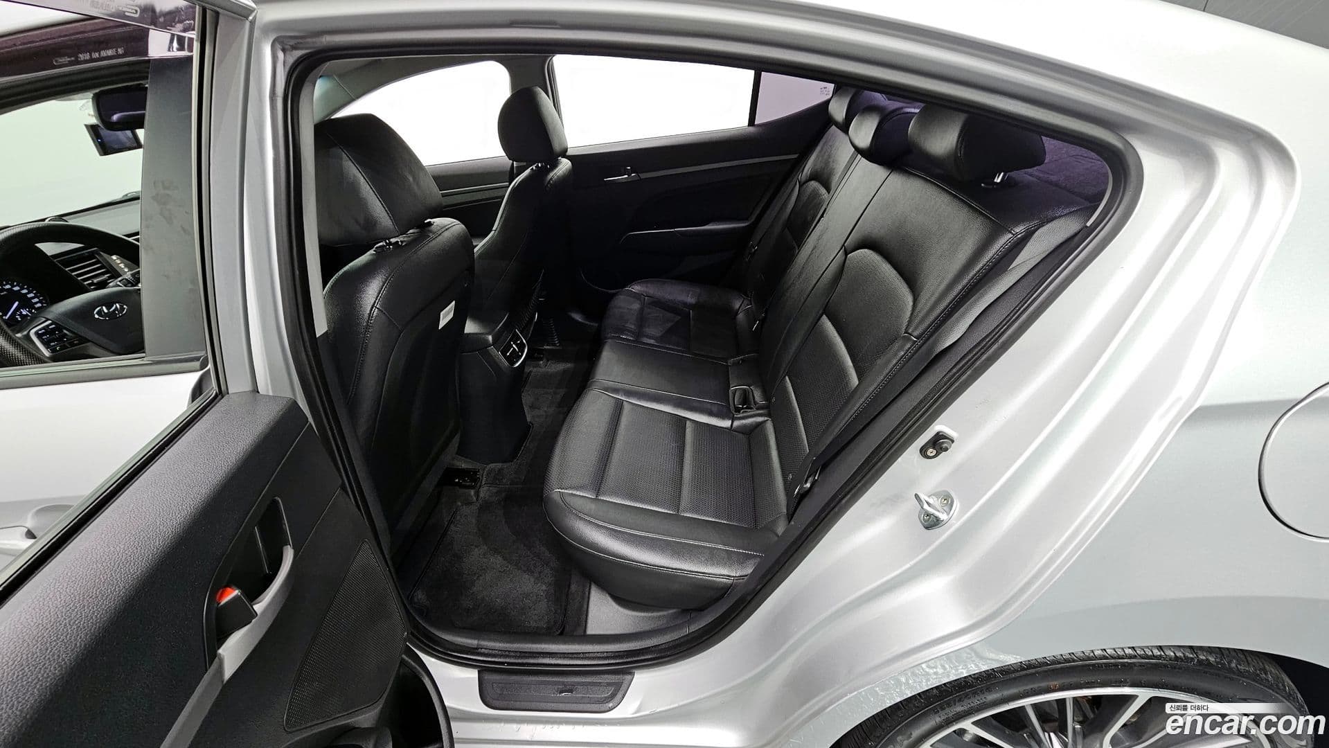 Main__Slider__Photo:AVANTE Hyundai 2016.8-10