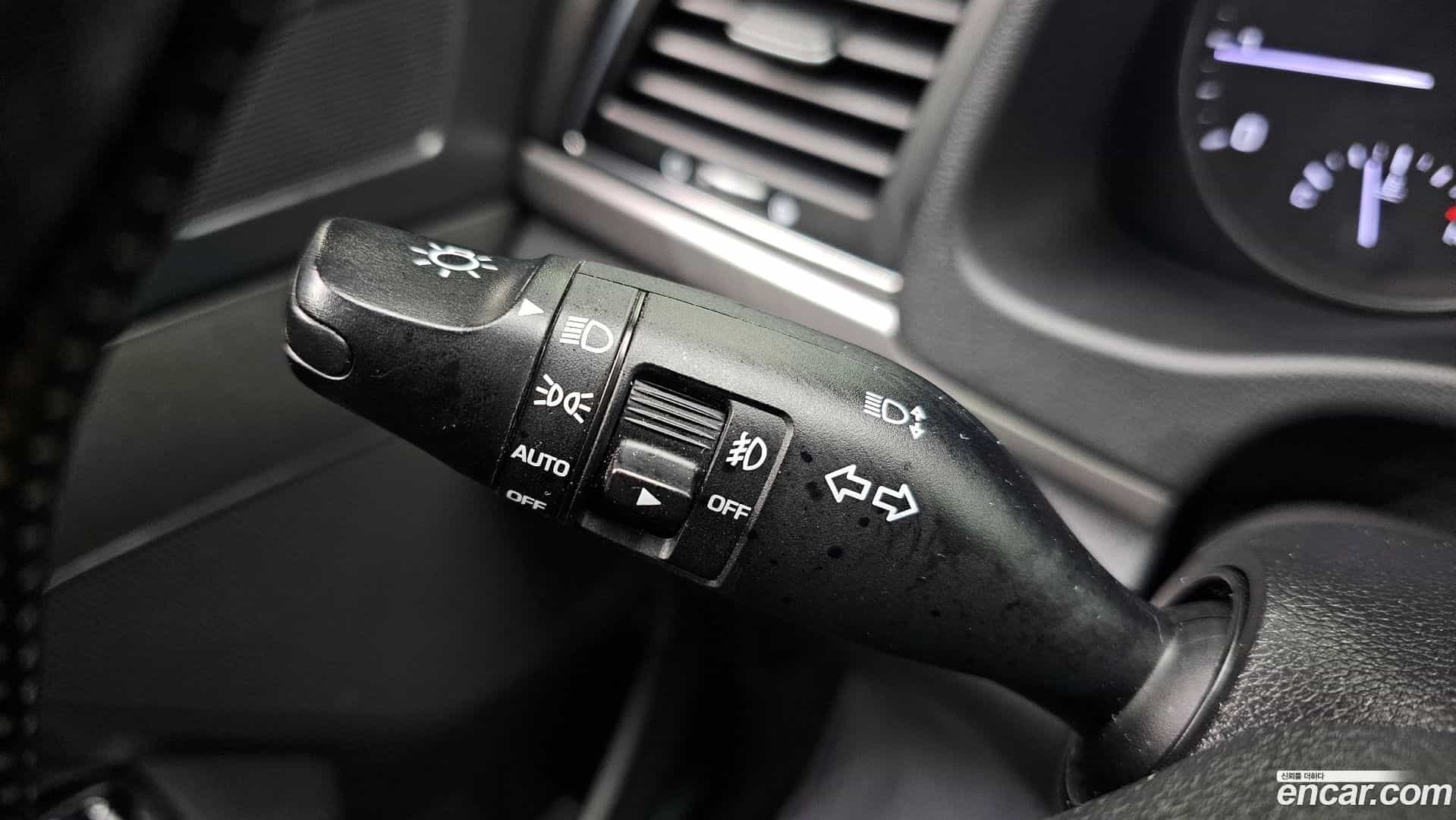 AVANTE Hyundai 2016.8-OPTION-021