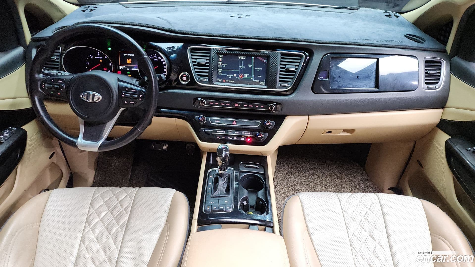 Main__Slider__Photo:Canival Kia 2016.1-6